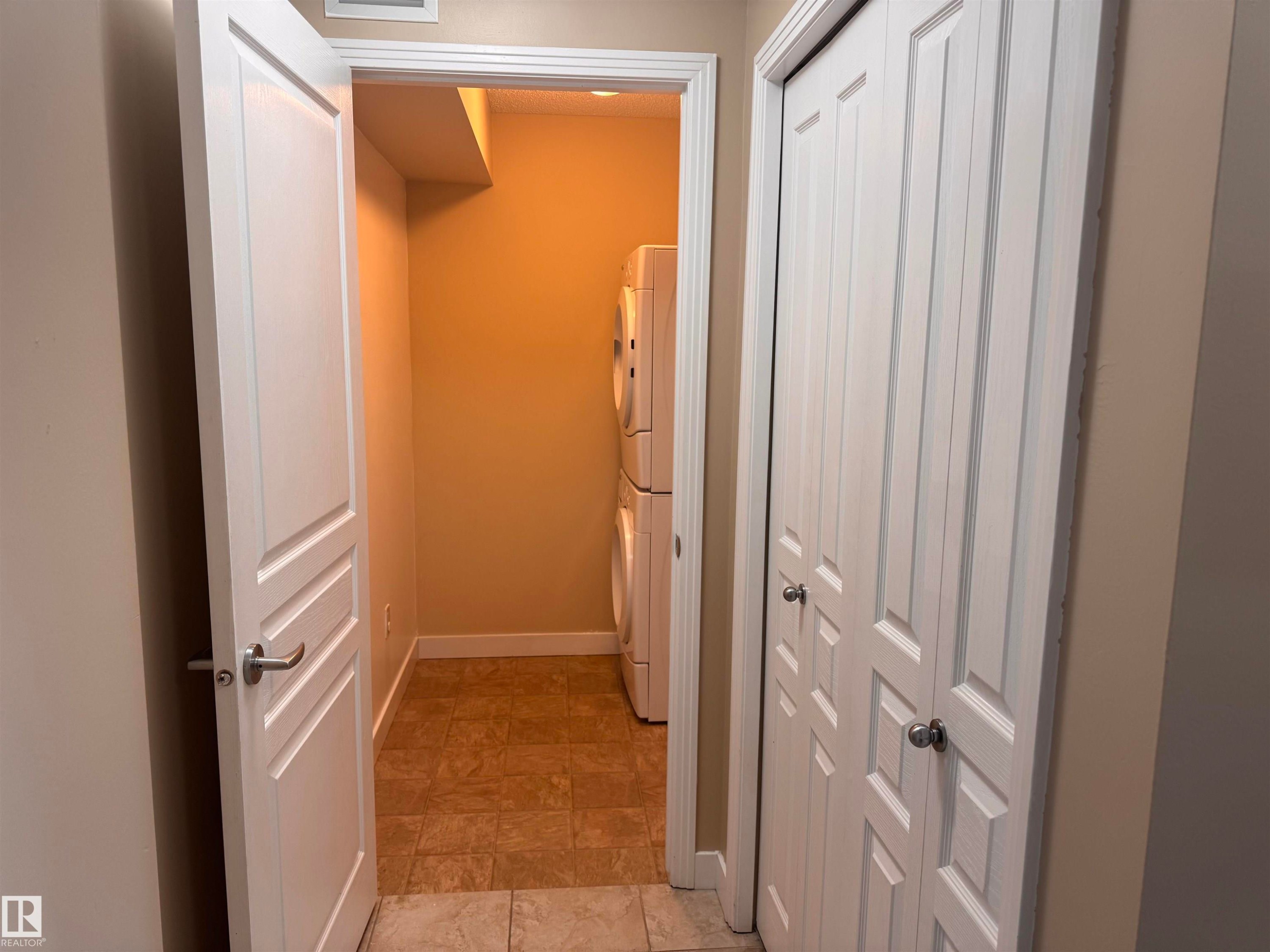 224 2045 Grantham Court, Edmonton, AB - Indoor Photo Showing Other Room