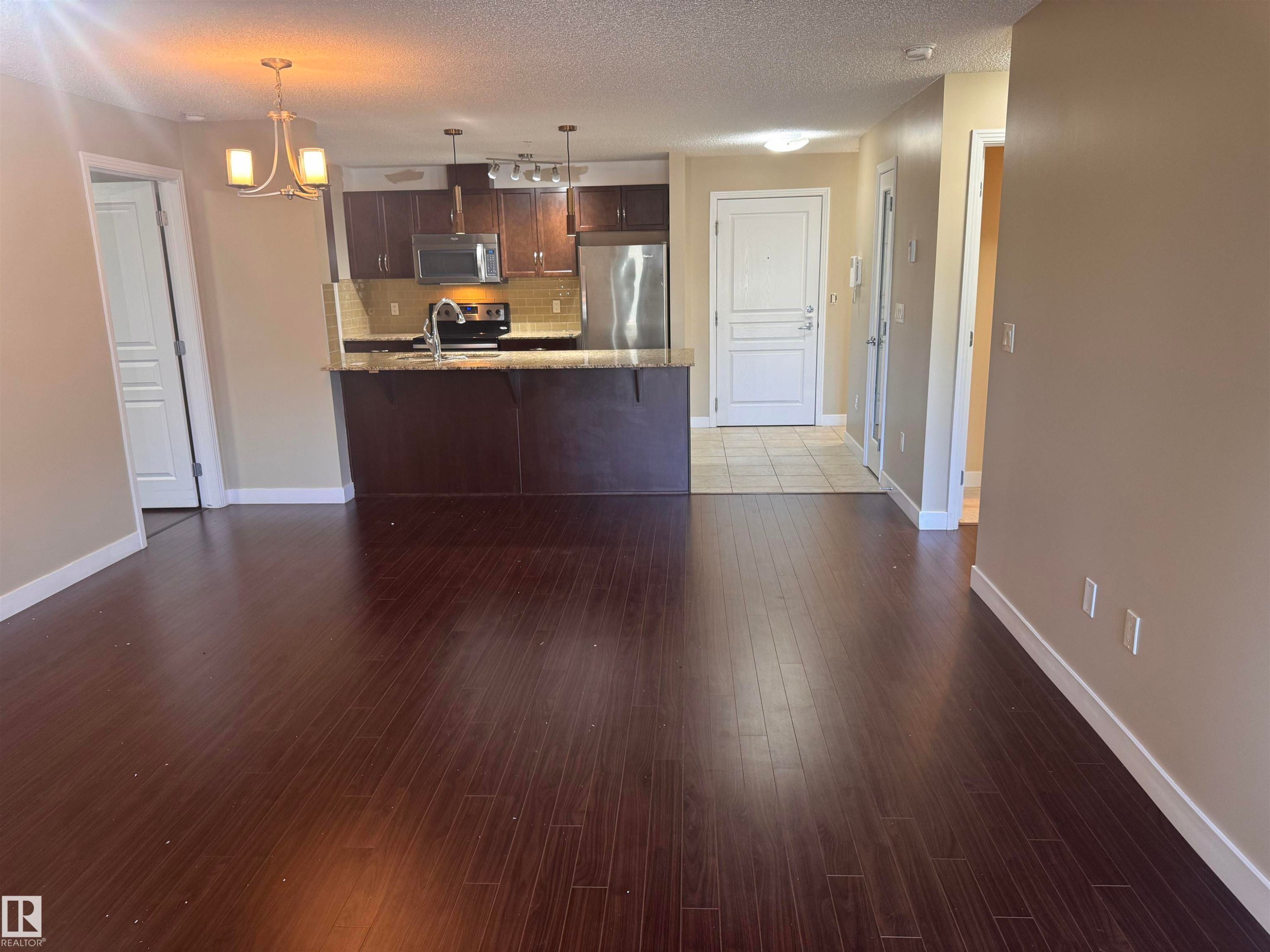 224 2045 Grantham Court, Edmonton, AB - Indoor Photo Showing Kitchen