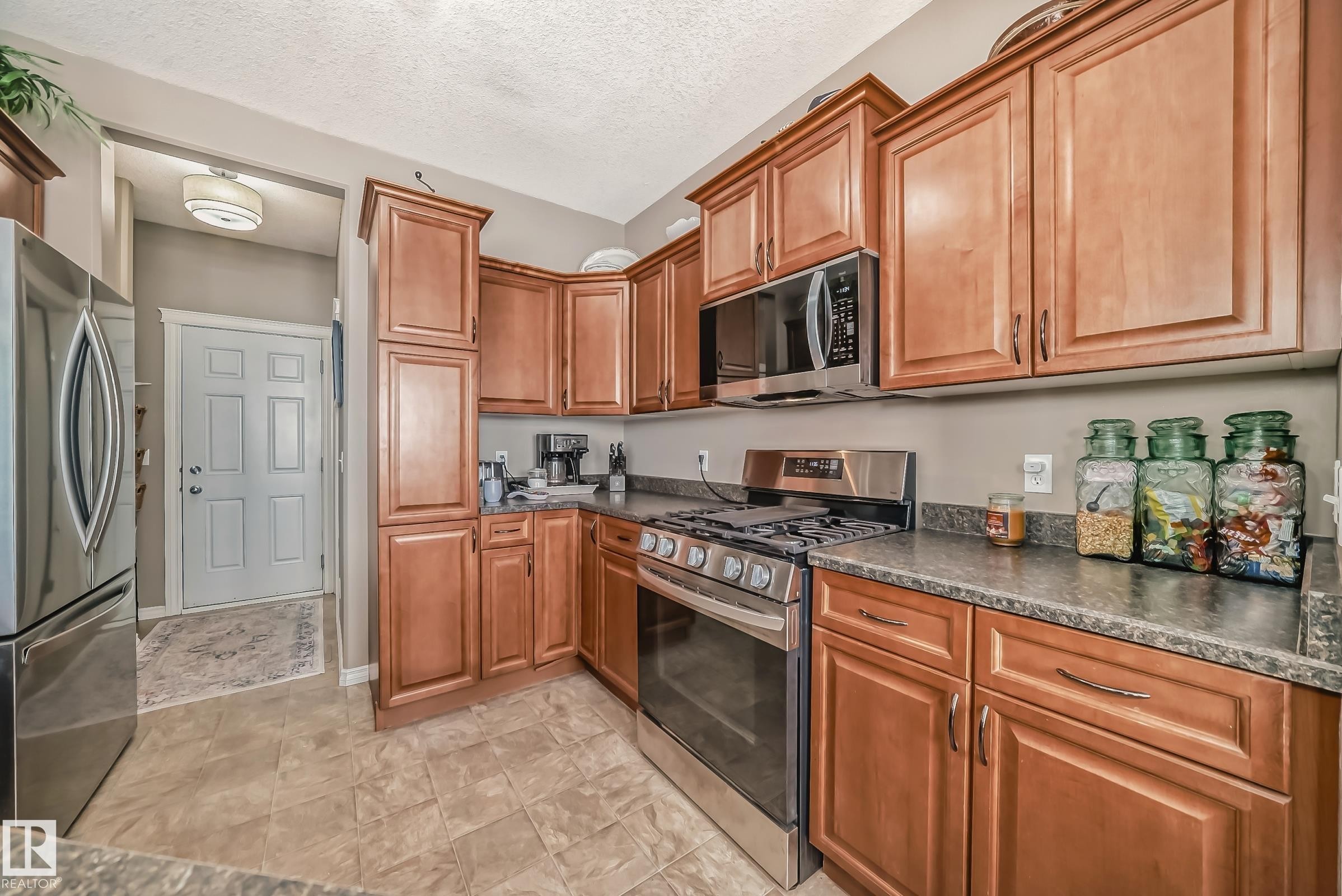 104 Westerra Boulevard, Stony Plain, AB - Indoor Photo Showing Kitchen