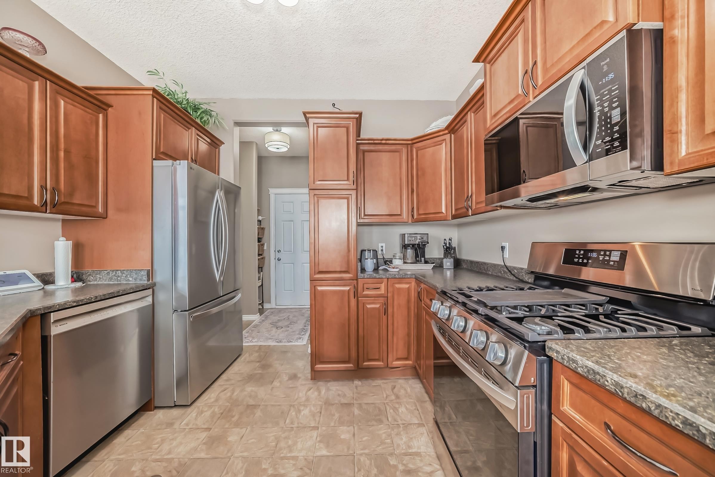 104 Westerra Boulevard, Stony Plain, AB - Indoor Photo Showing Kitchen With Stainless Steel Kitchen