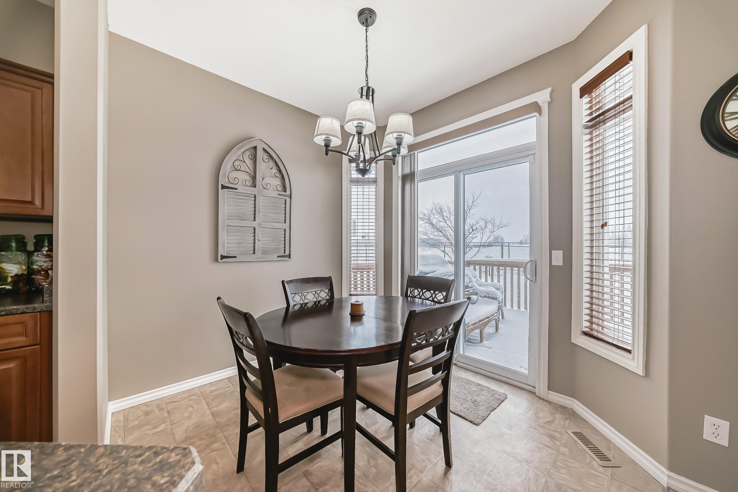 104 Westerra Boulevard, Stony Plain, AB - Indoor Photo Showing Dining Room