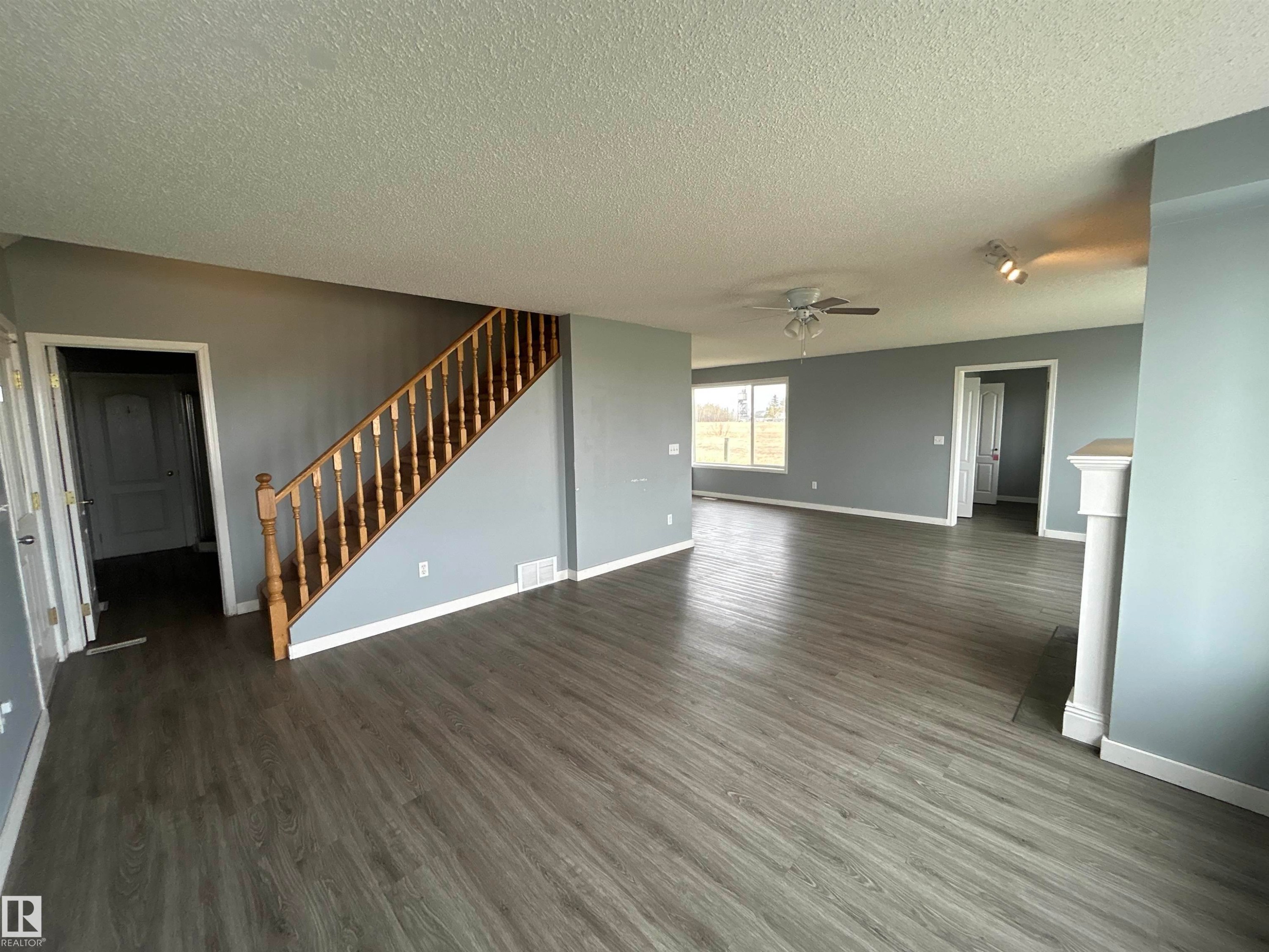 4420 50 Street, Rural Lamont County, AB - Indoor