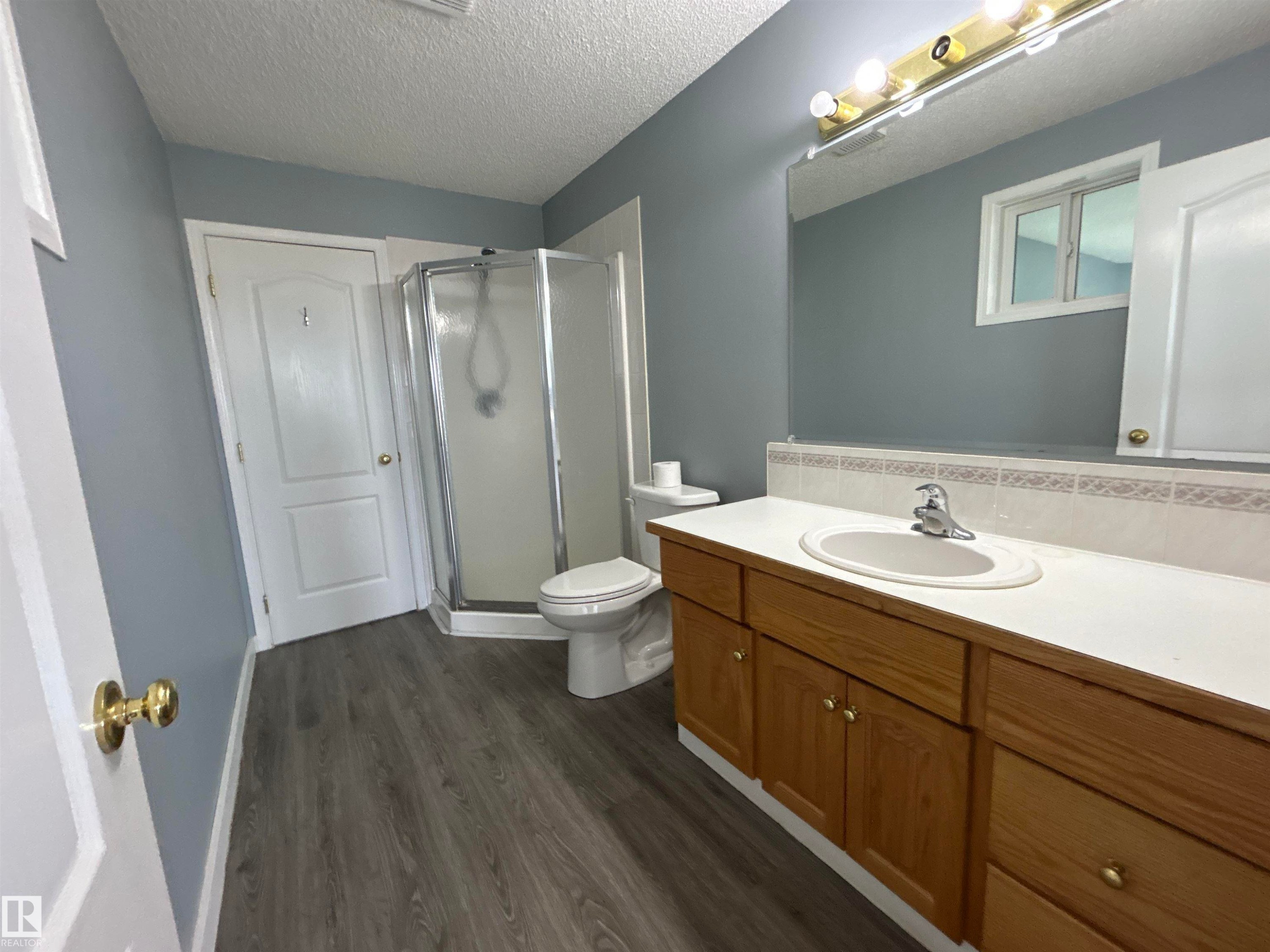 4420 50 Street, Rural Lamont County, AB - Indoor Photo Showing Bathroom