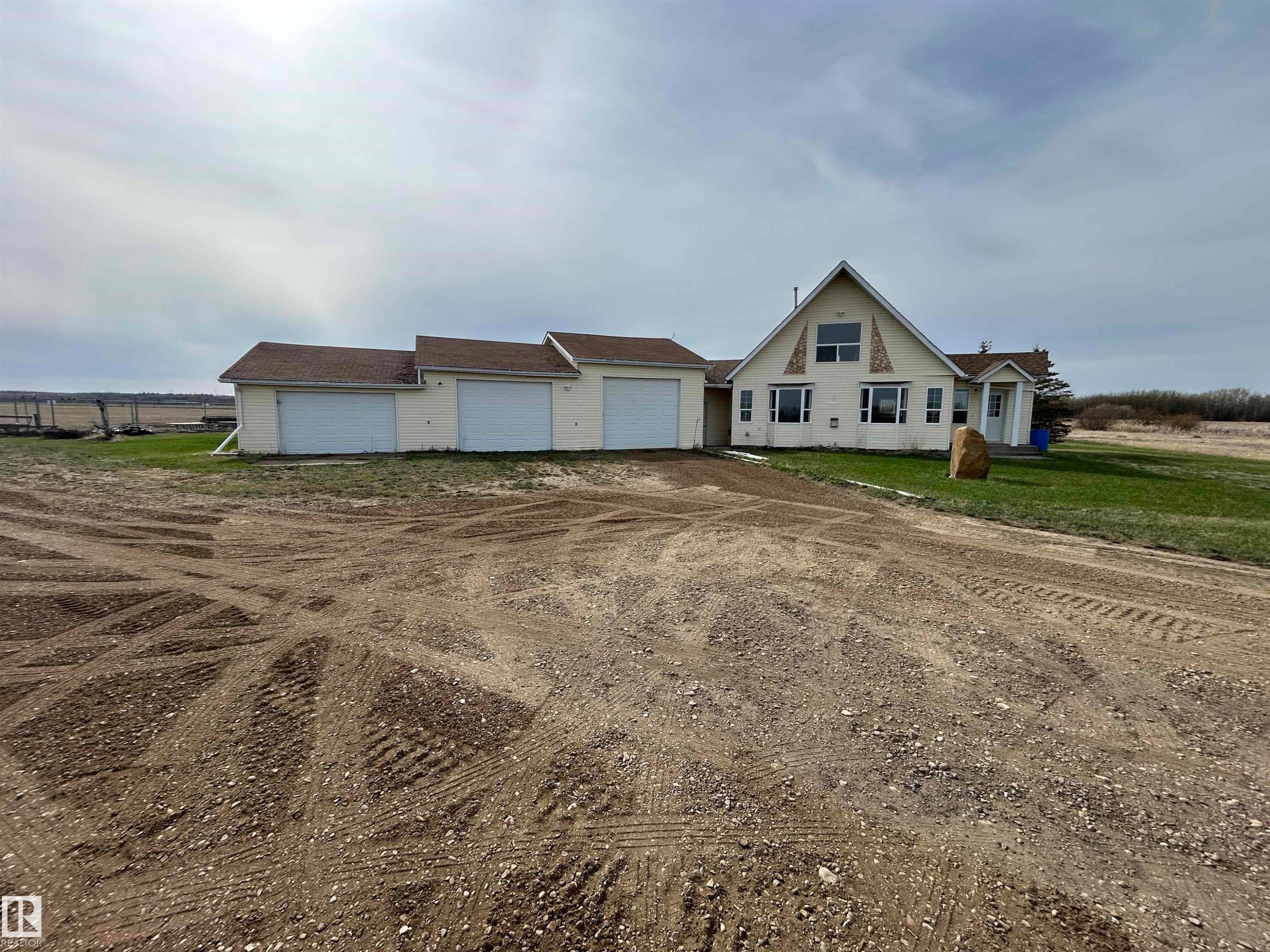 4420 50 Street, Rural Lamont County, AB - Outdoor