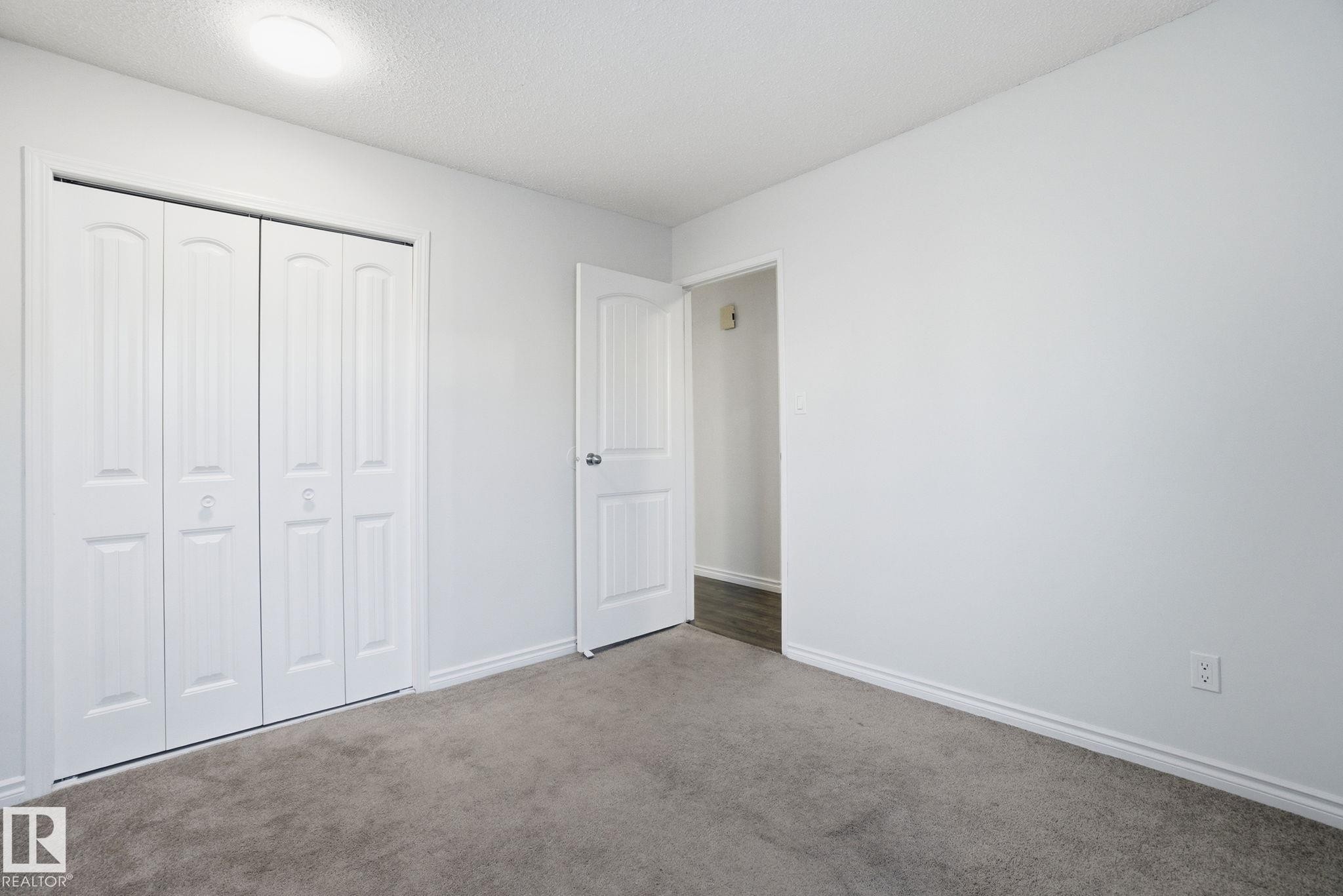 1130 Knottwood Road E, Edmonton, AB - Indoor Photo Showing Bathroom
