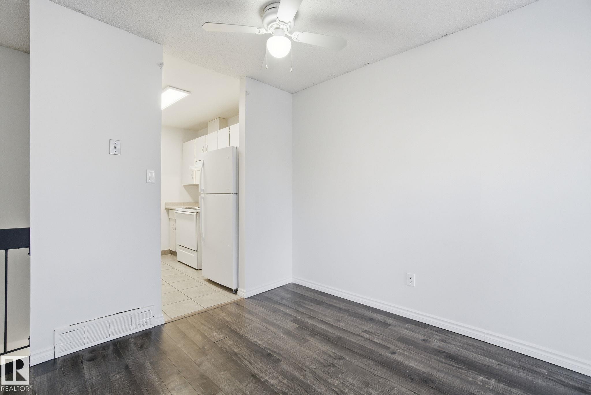 1130 Knottwood Road E, Edmonton, AB - Indoor Photo Showing Basement