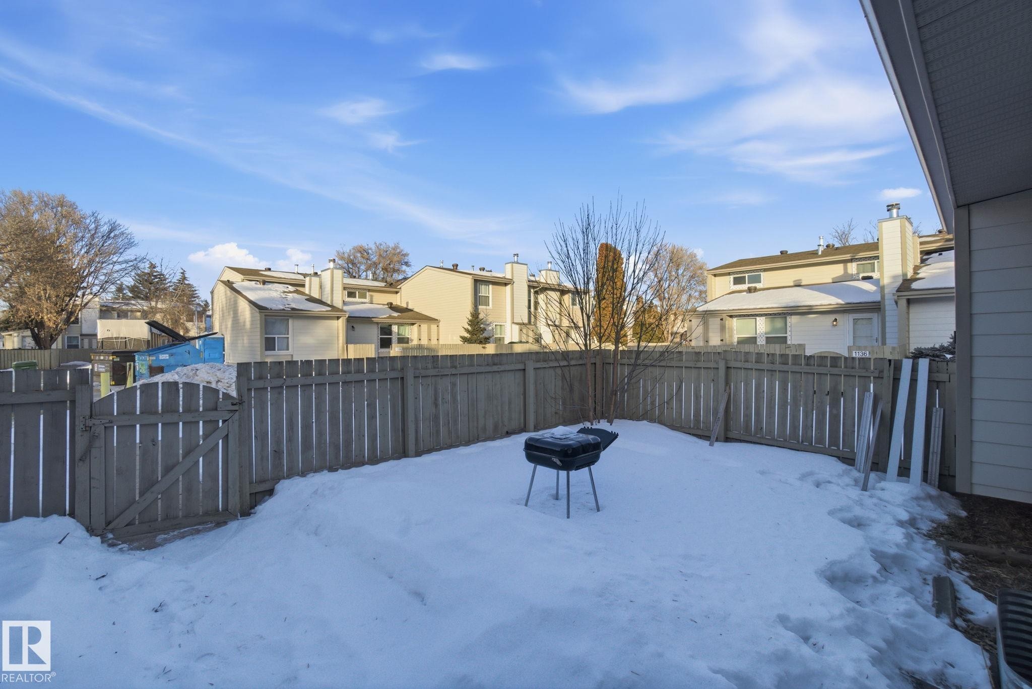 1130 Knottwood Road E, Edmonton, AB - Outdoor