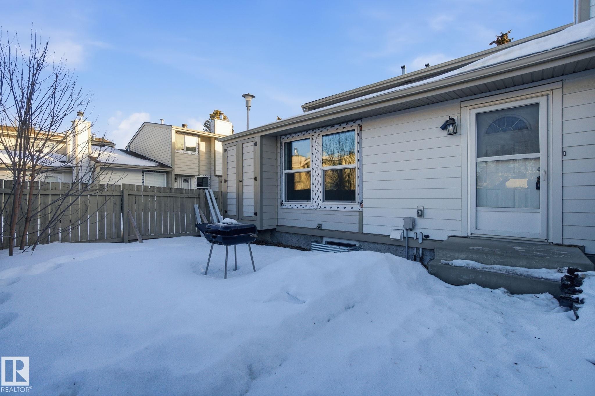 1130 Knottwood Road E, Edmonton, AB - Outdoor
