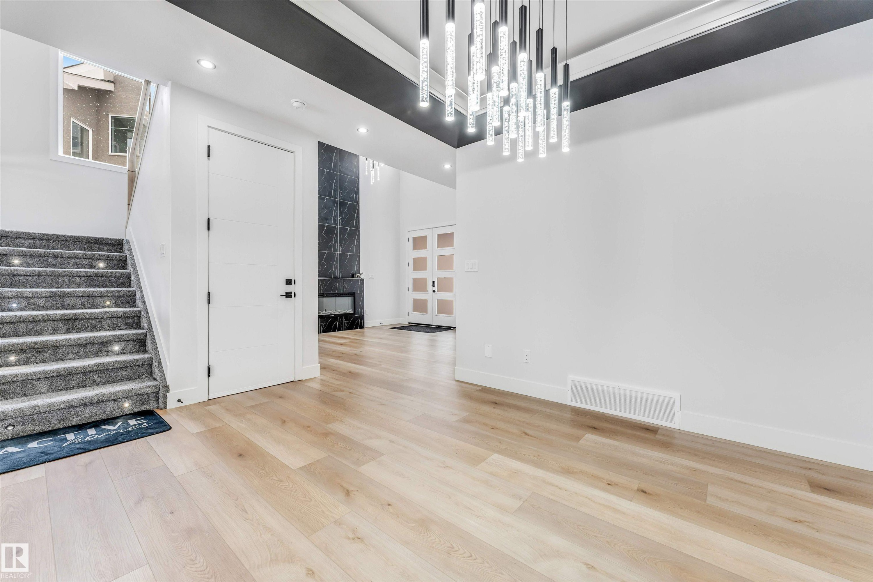 304 33 Avenue, Edmonton, AB - Indoor Photo Showing Other Room