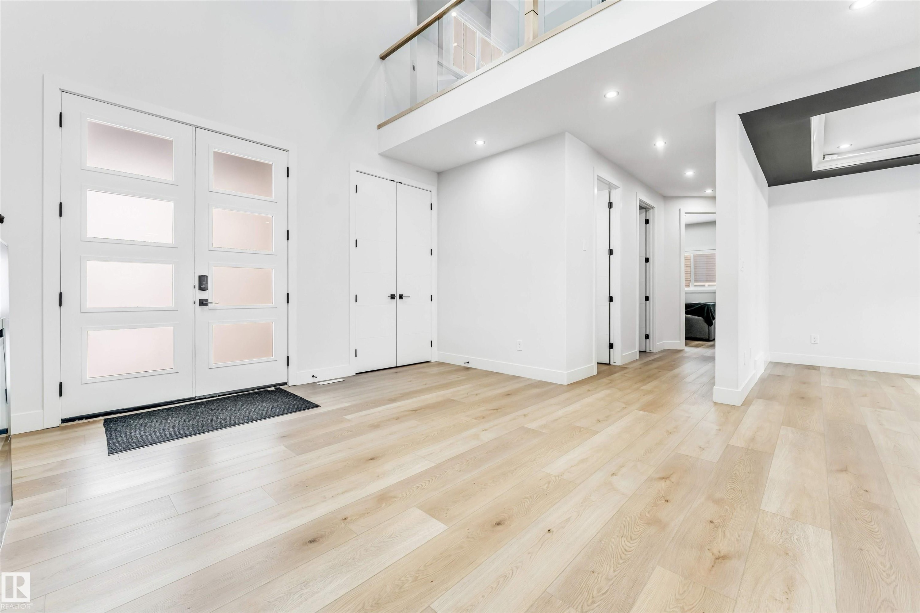 304 33 Avenue, Edmonton, AB - Indoor Photo Showing Other Room