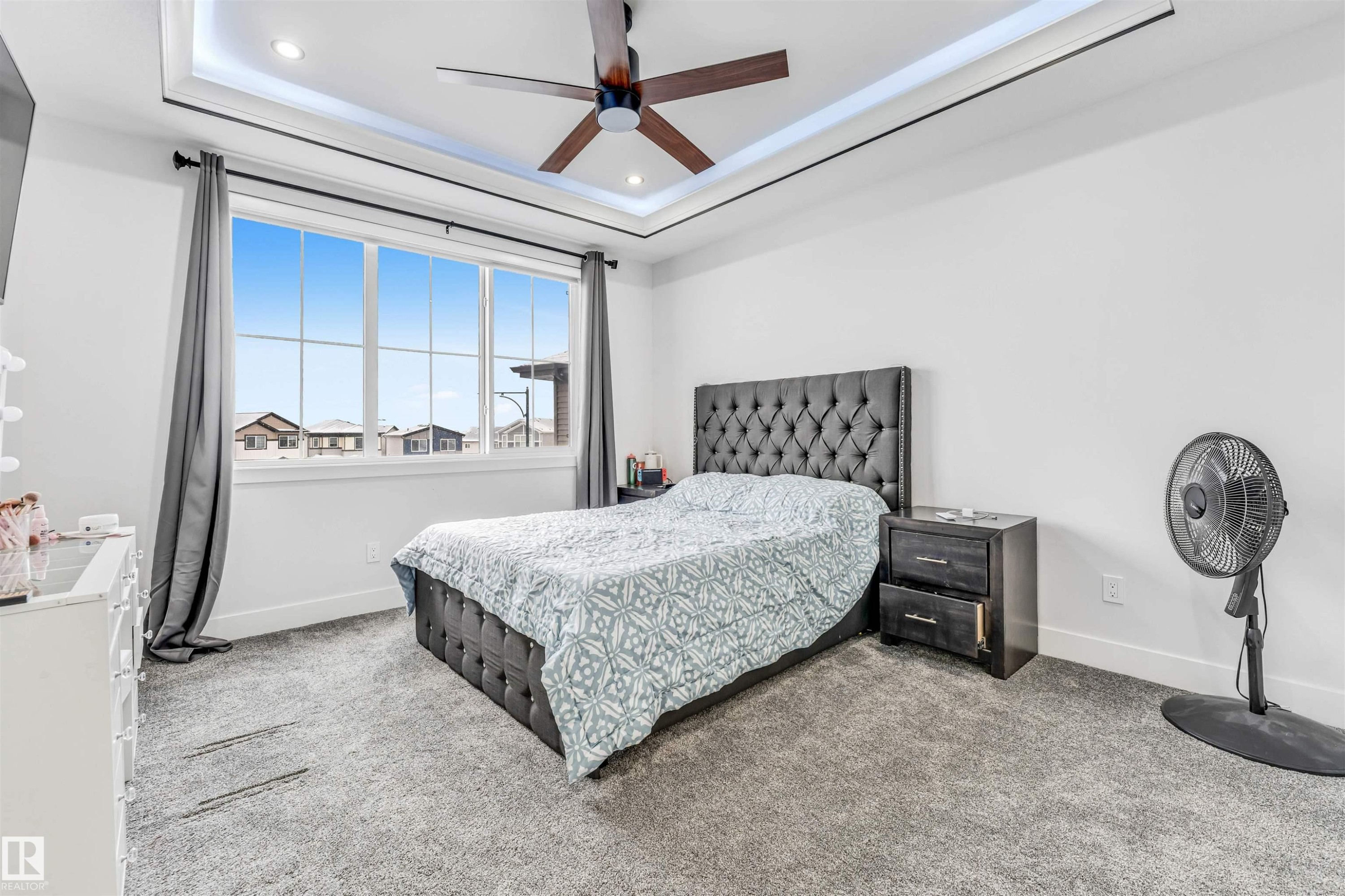 304 33 Avenue, Edmonton, AB - Indoor Photo Showing Bedroom