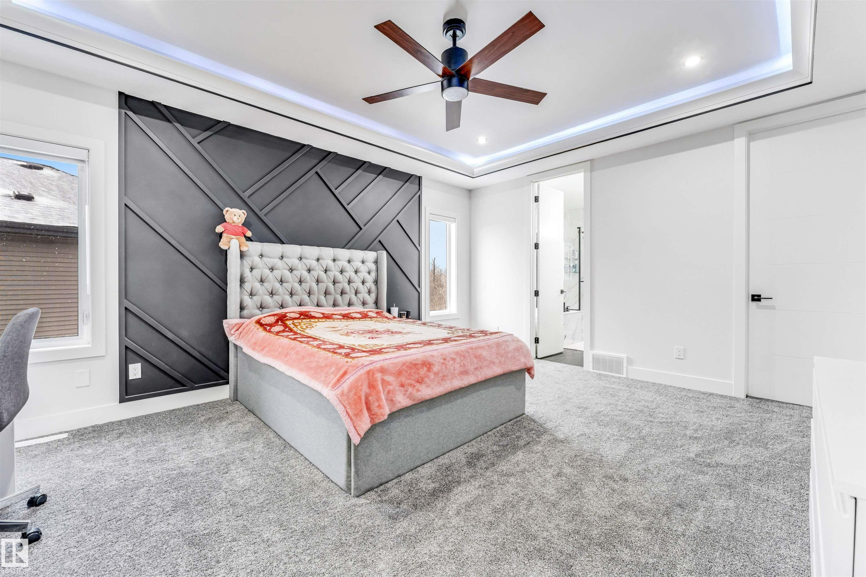 304 33 Avenue, Edmonton, AB - Indoor Photo Showing Bedroom