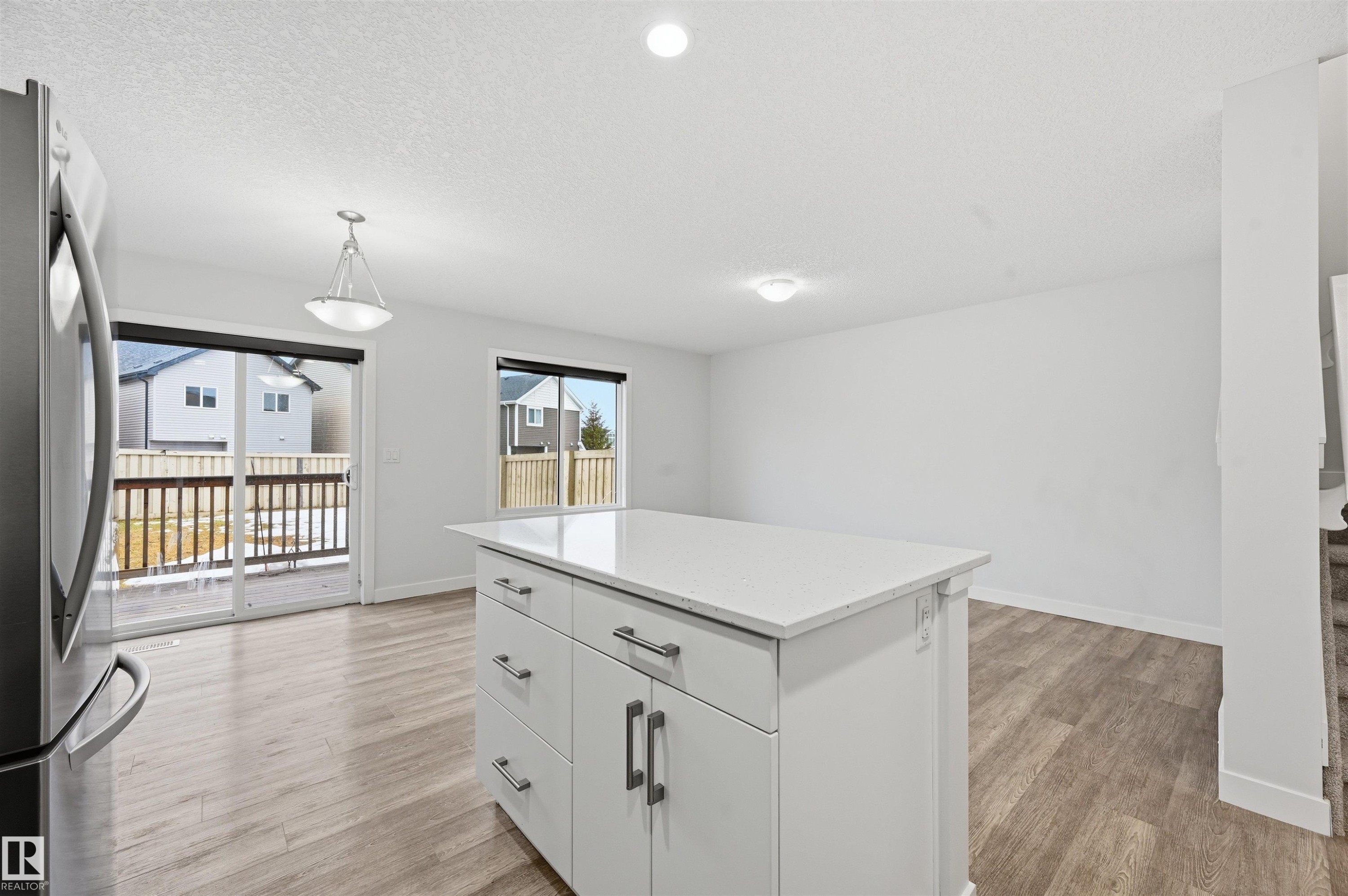 3609 Atkinson Loop, Edmonton, AB - Indoor