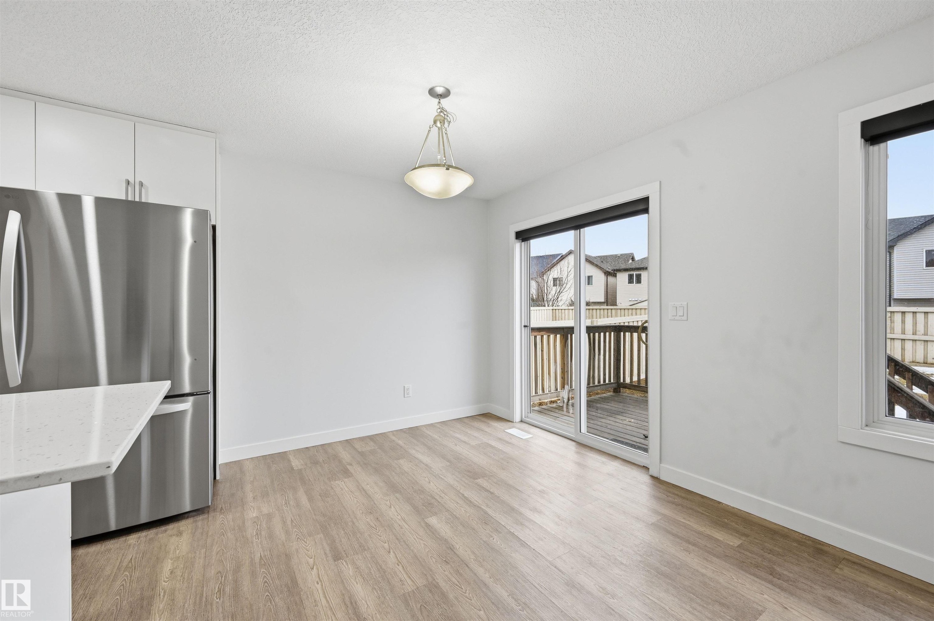 3609 Atkinson Loop, Edmonton, AB - Indoor Photo Showing Kitchen