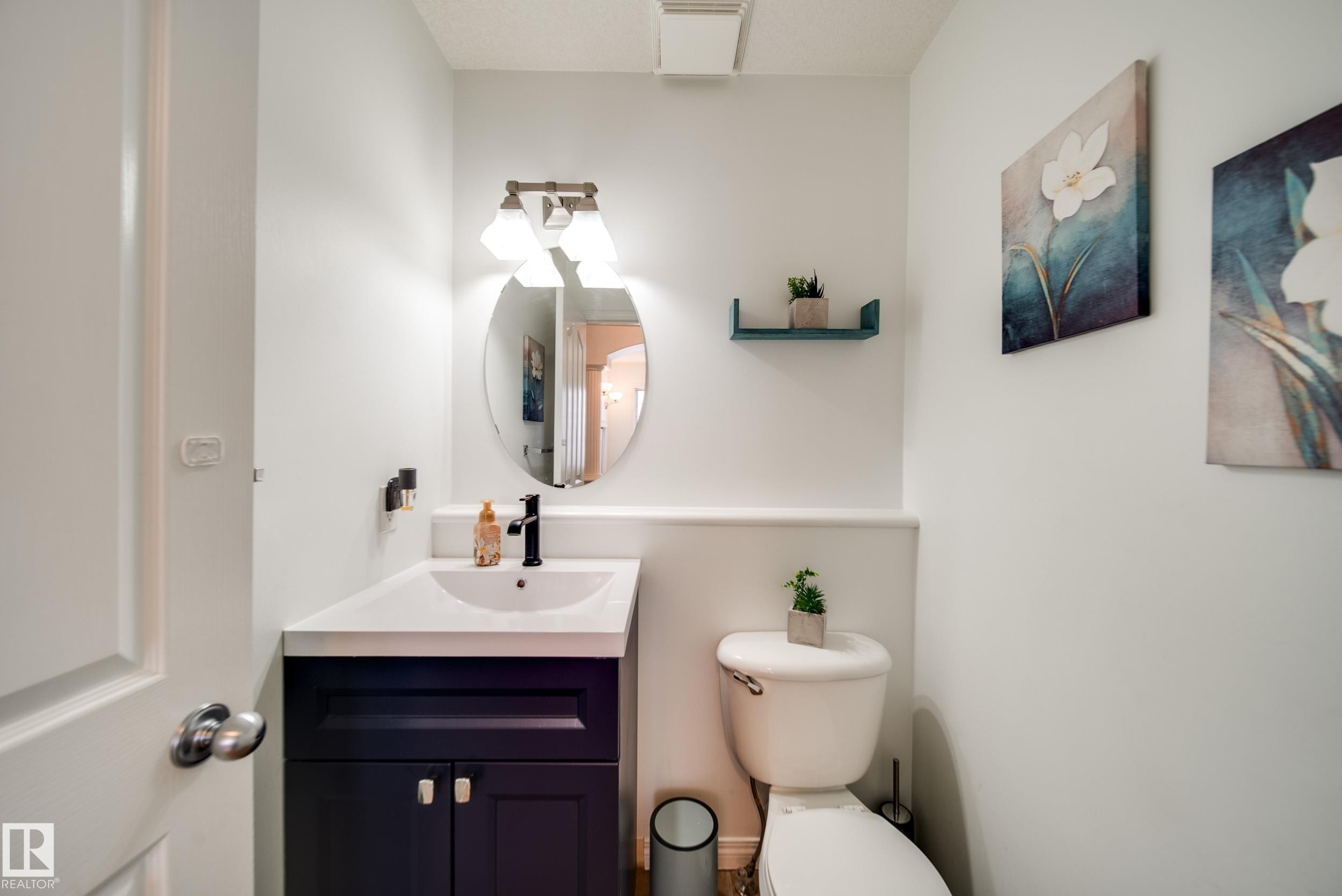 3716 160A Avenue, Edmonton, AB - Indoor Photo Showing Bathroom