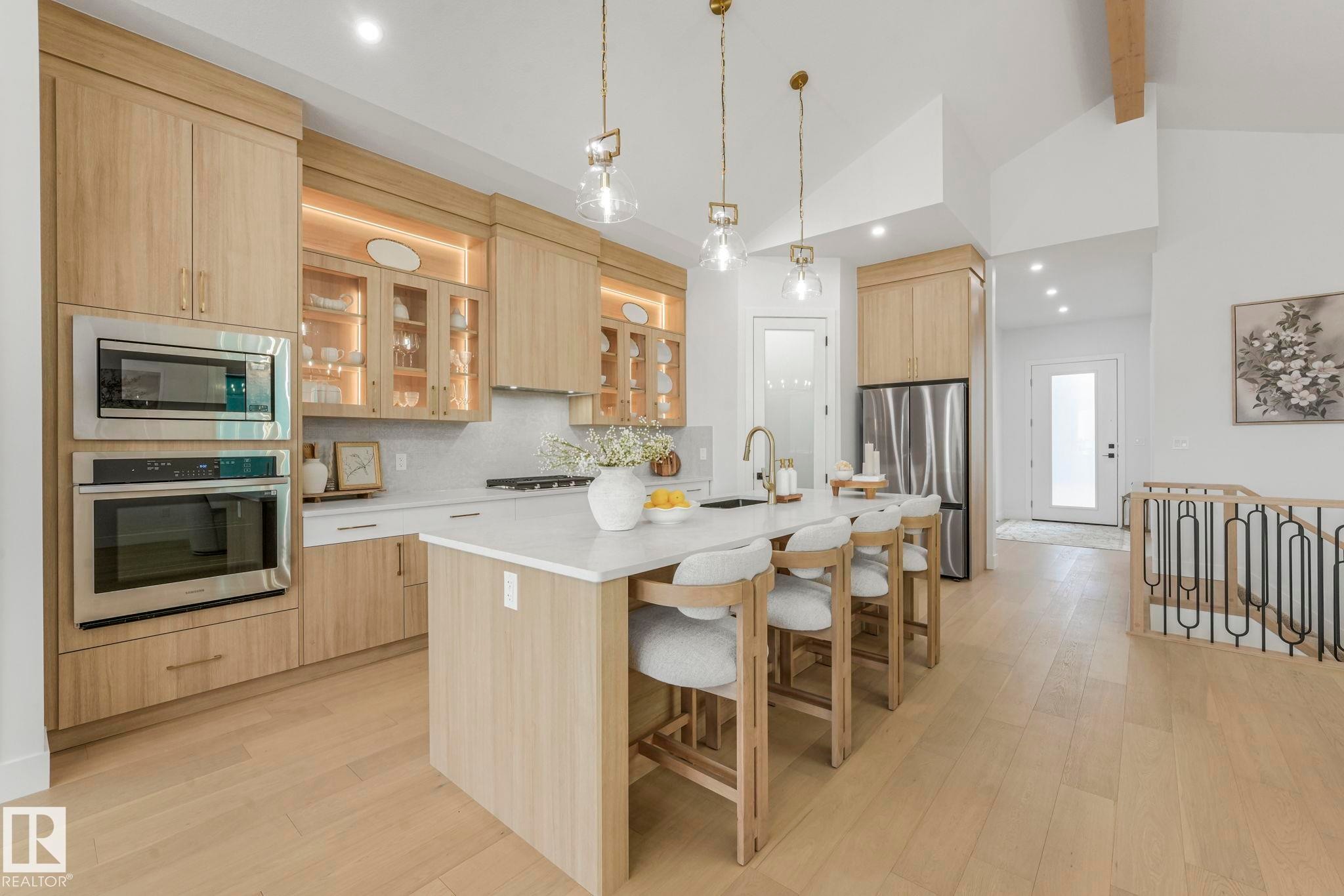 264 Falcon Crescent, Leduc, AB - Indoor Photo Showing Kitchen With Upgraded Kitchen