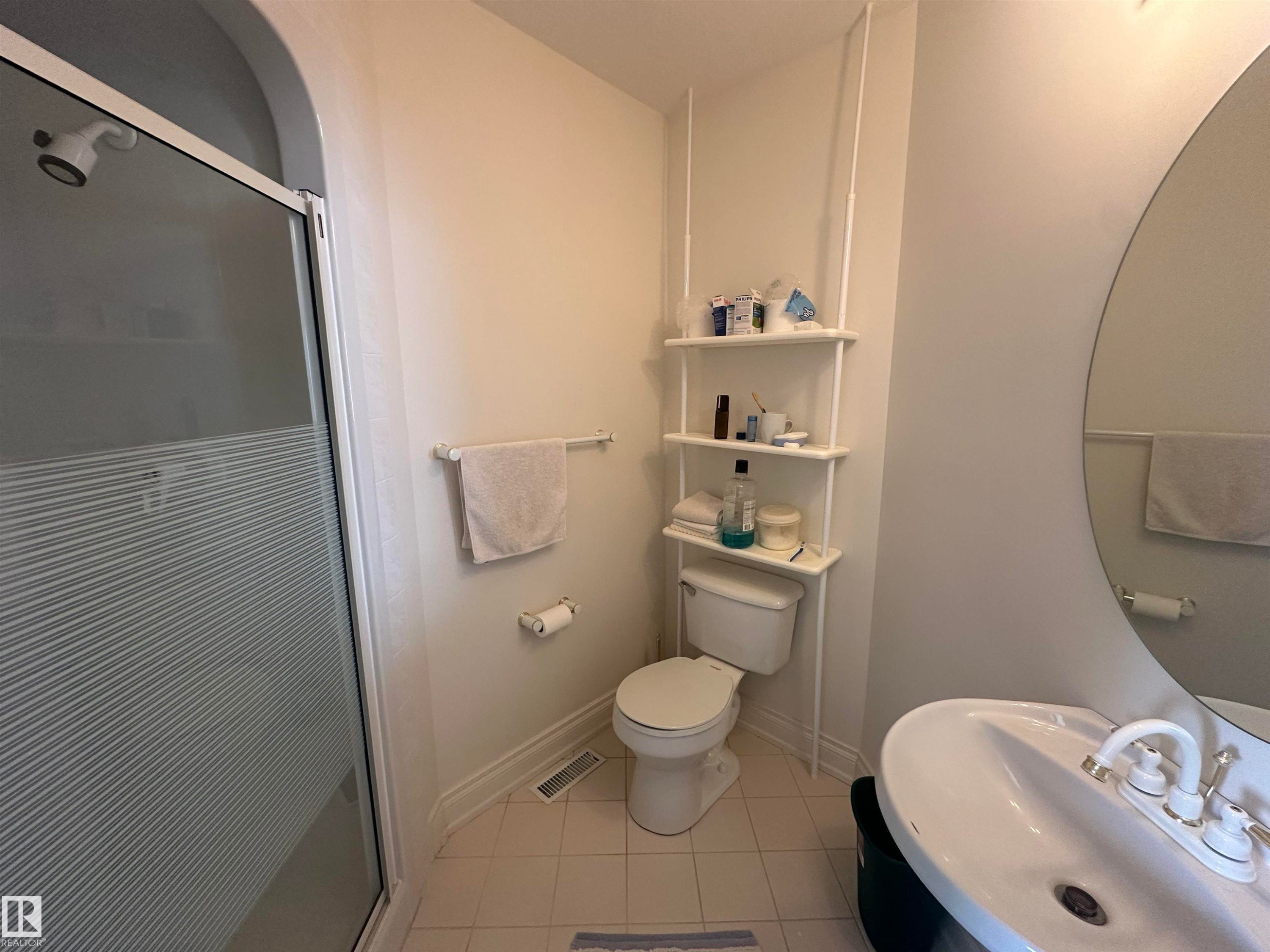 11524 14A Avenue, Edmonton, AB - Indoor Photo Showing Bathroom