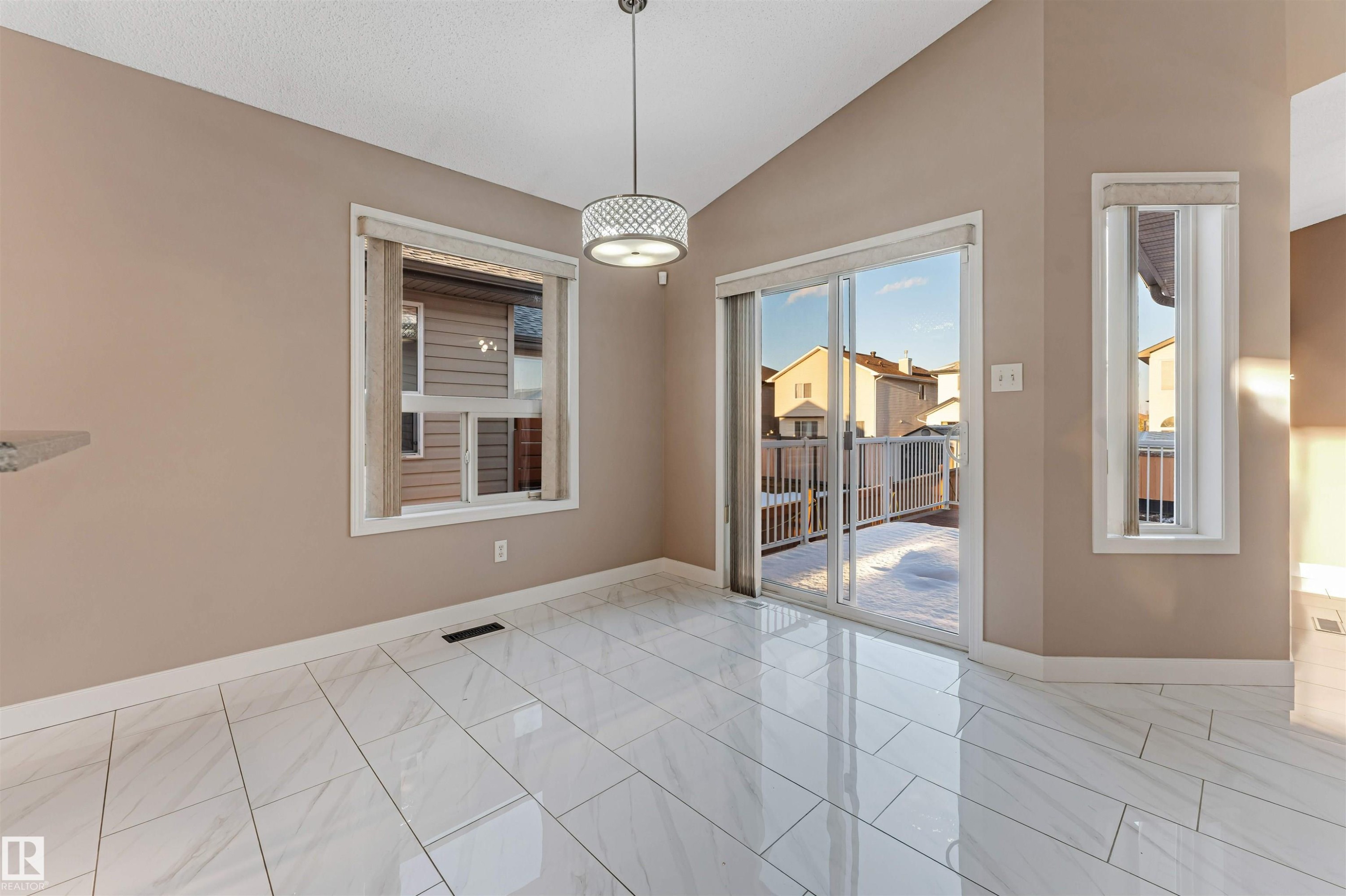 3331 26 Street, Edmonton, AB - Indoor Photo Showing Other Room