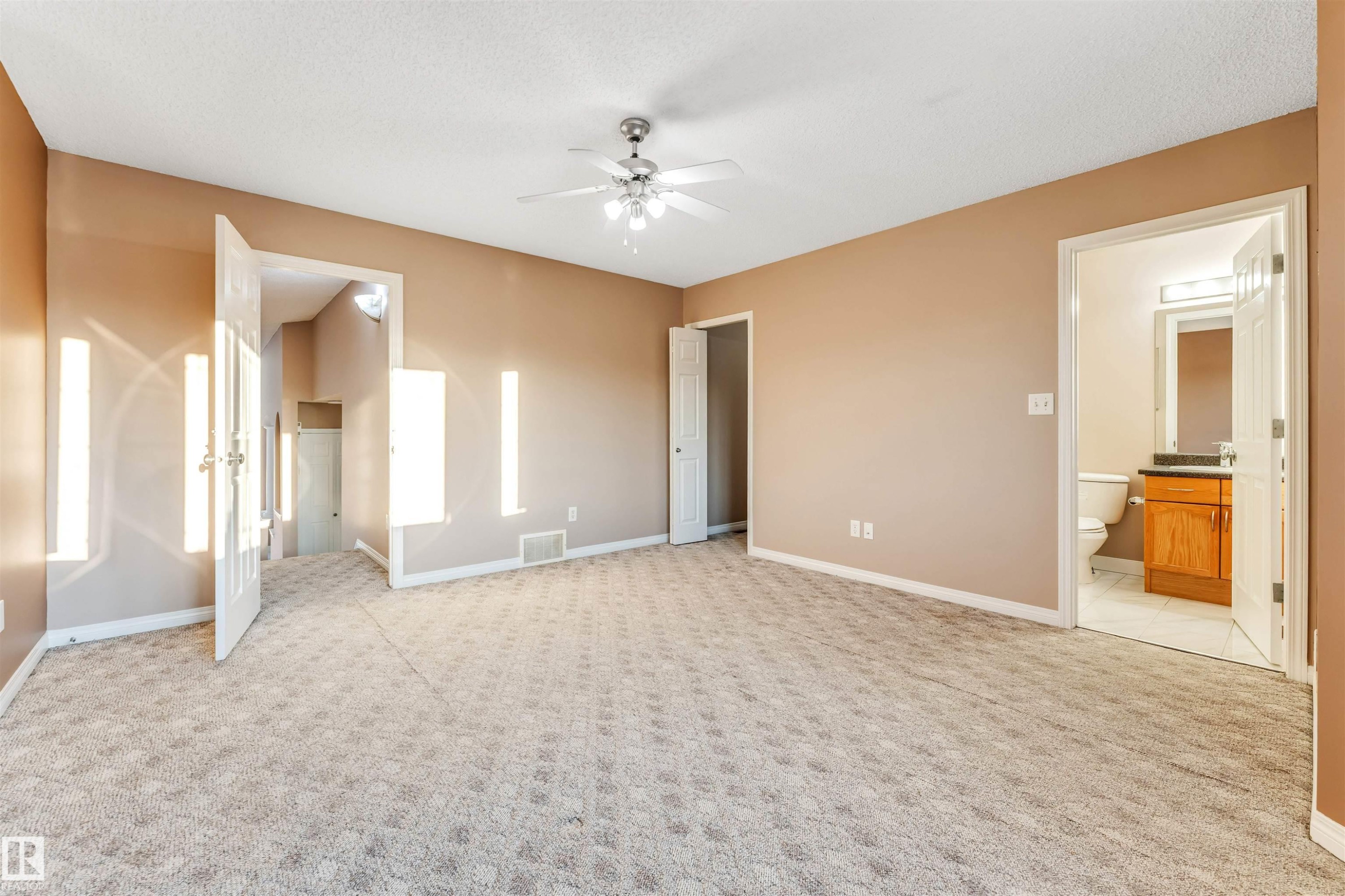 3331 26 Street, Edmonton, AB - Indoor Photo Showing Other Room