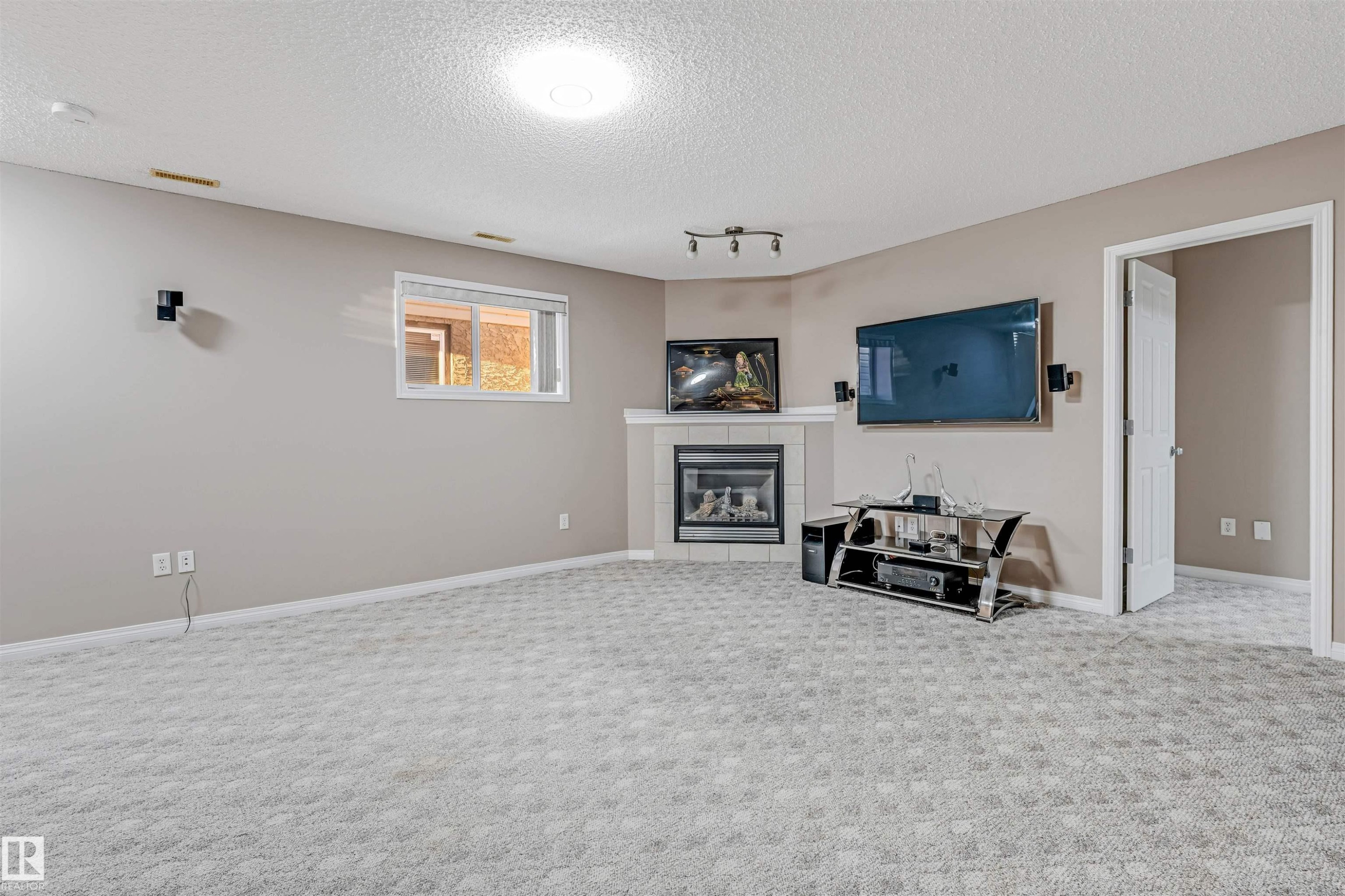 3331 26 Street, Edmonton, AB - Indoor With Fireplace