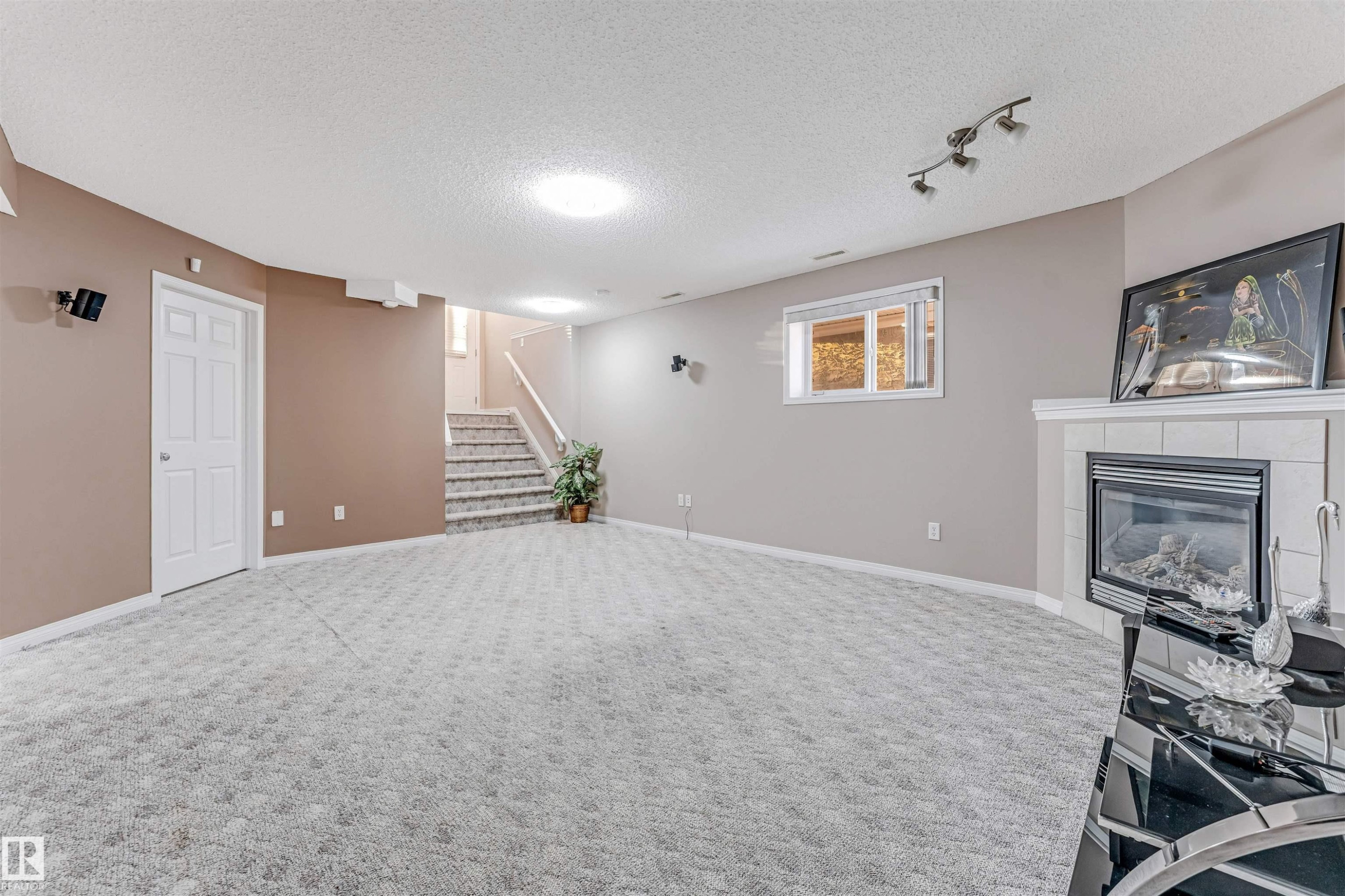 3331 26 Street, Edmonton, AB - Indoor With Fireplace