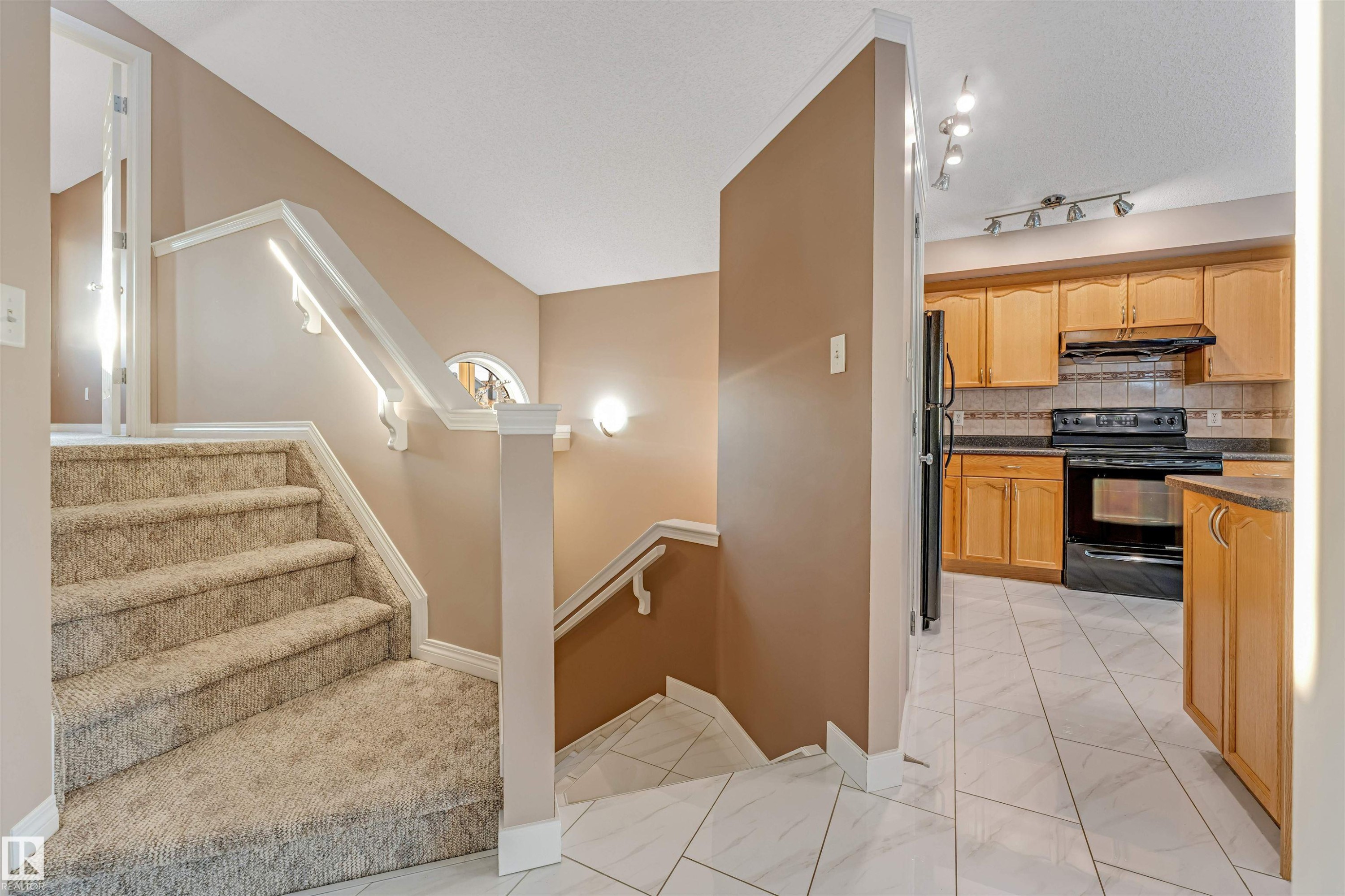 3331 26 Street, Edmonton, AB - Indoor Photo Showing Other Room