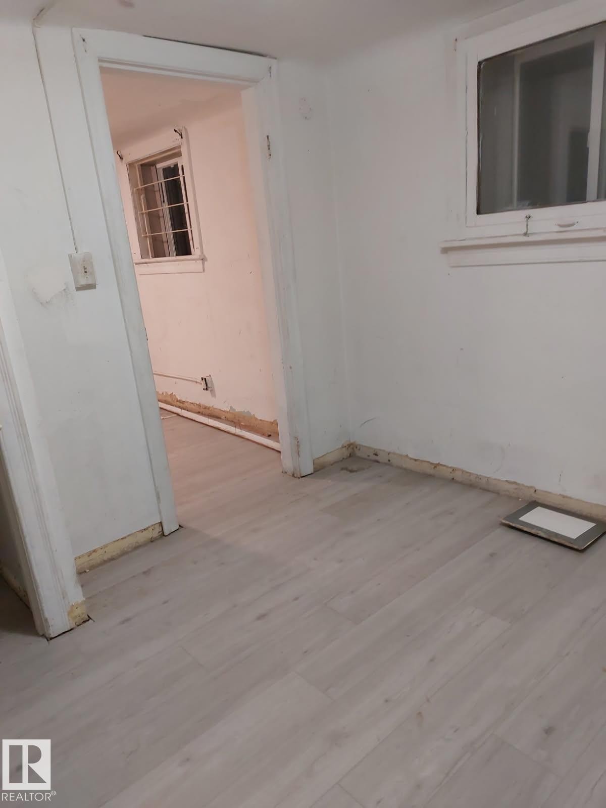 11320 89 Street, Edmonton, AB - Indoor