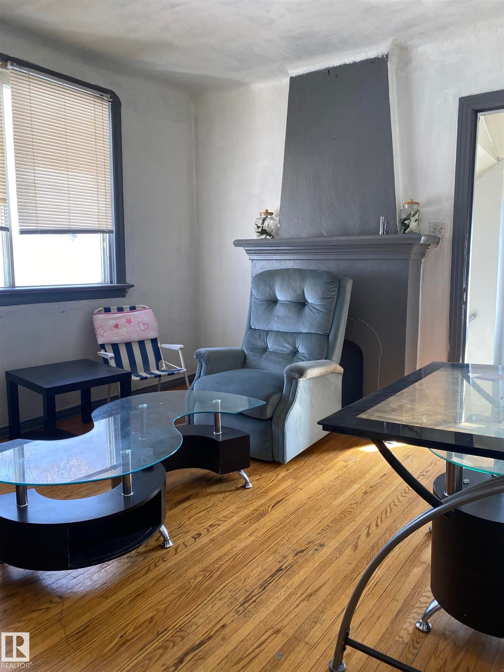 11320 89 Street, Edmonton, AB - Indoor