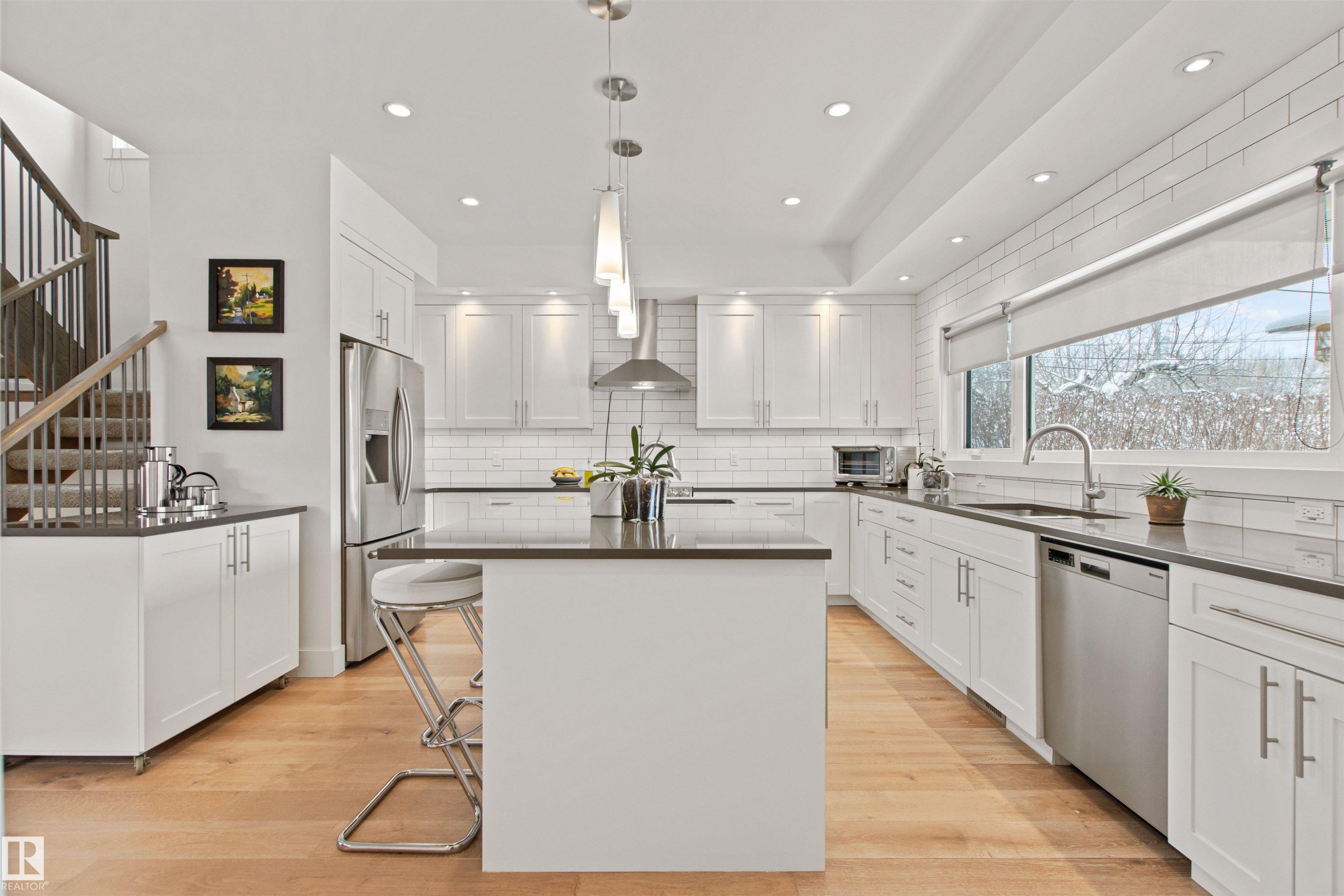 Edmonton, AB - Indoor Photo Showing Kitchen With Upgraded Kitchen