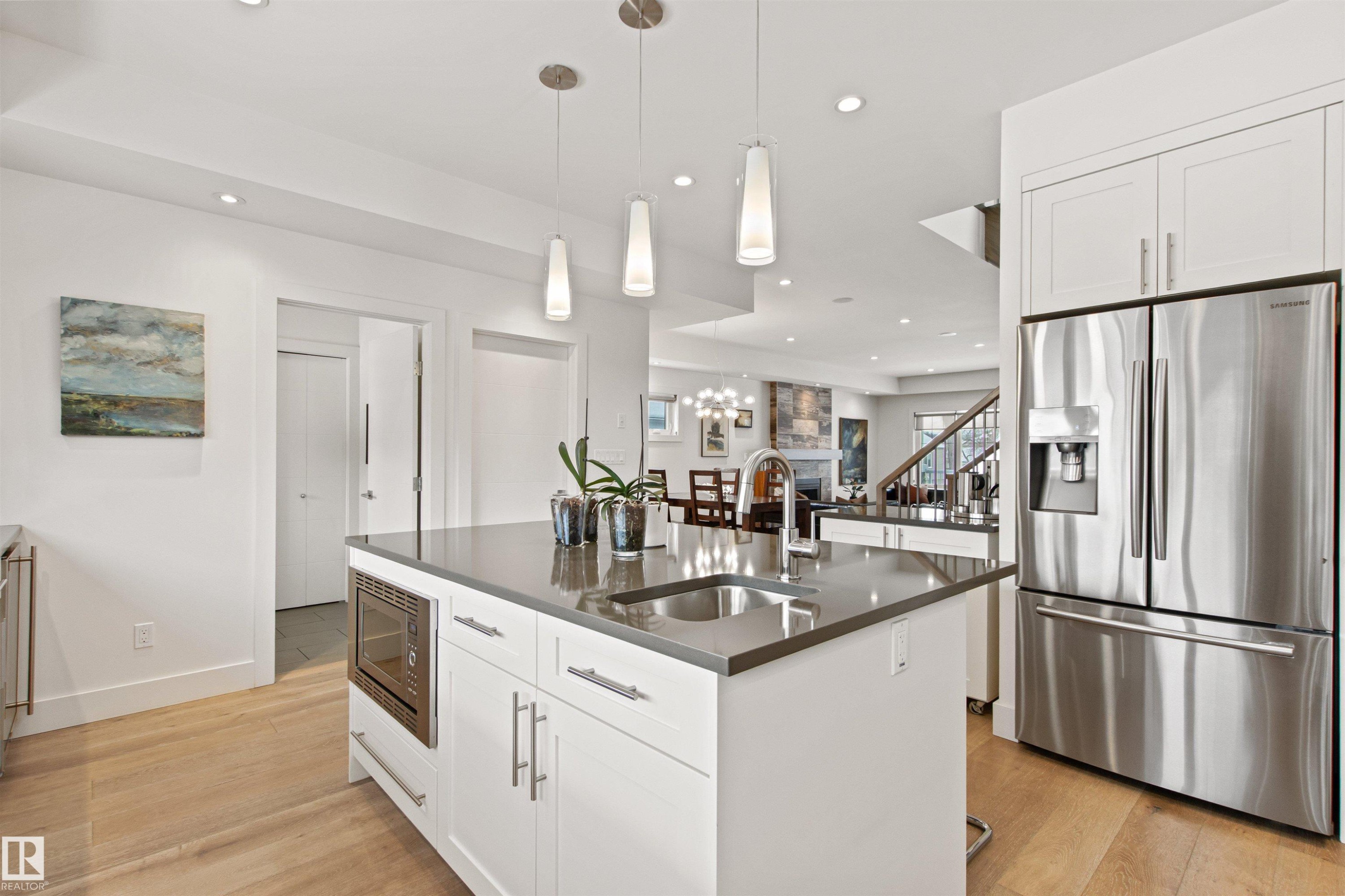 Edmonton, AB - Indoor Photo Showing Kitchen With Upgraded Kitchen