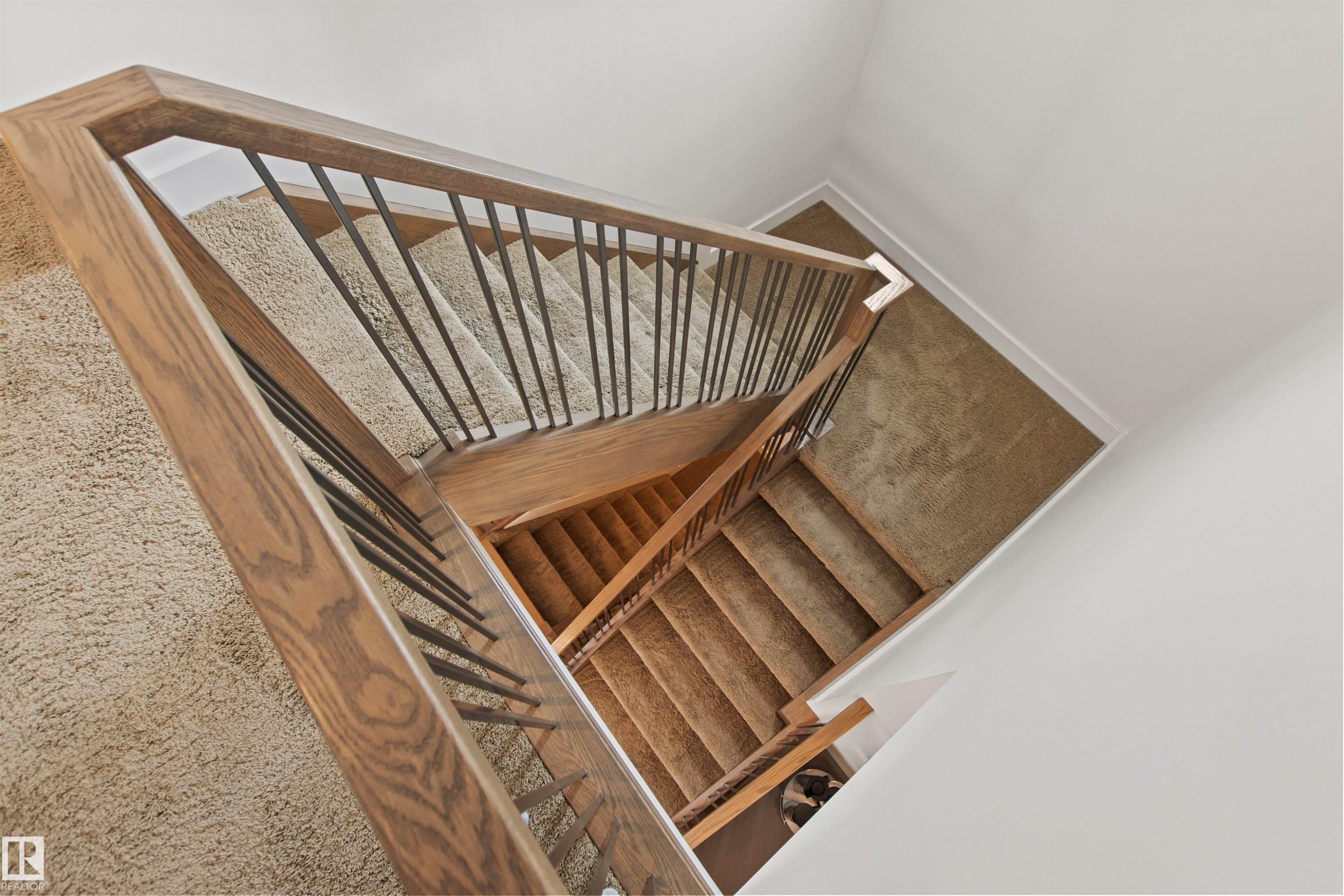 Edmonton, AB - Indoor Photo Showing Other Room