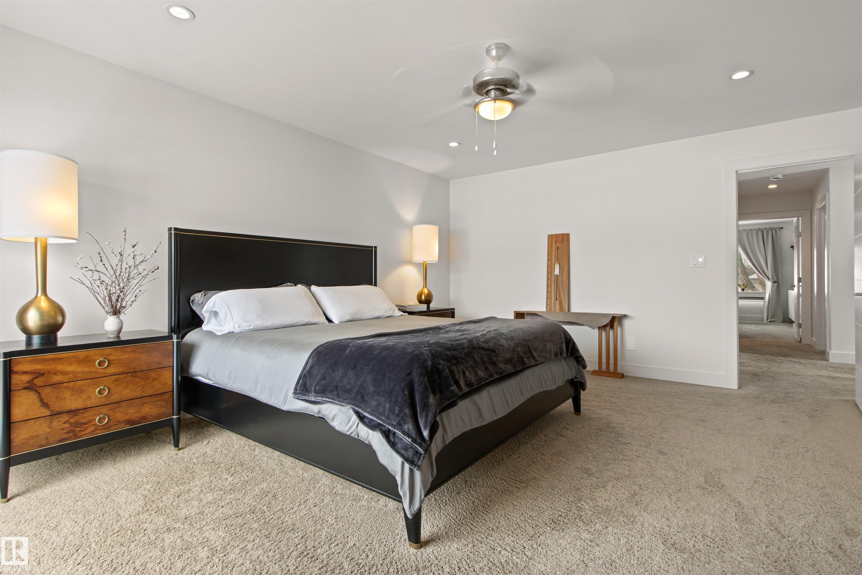 Edmonton, AB - Indoor Photo Showing Bedroom