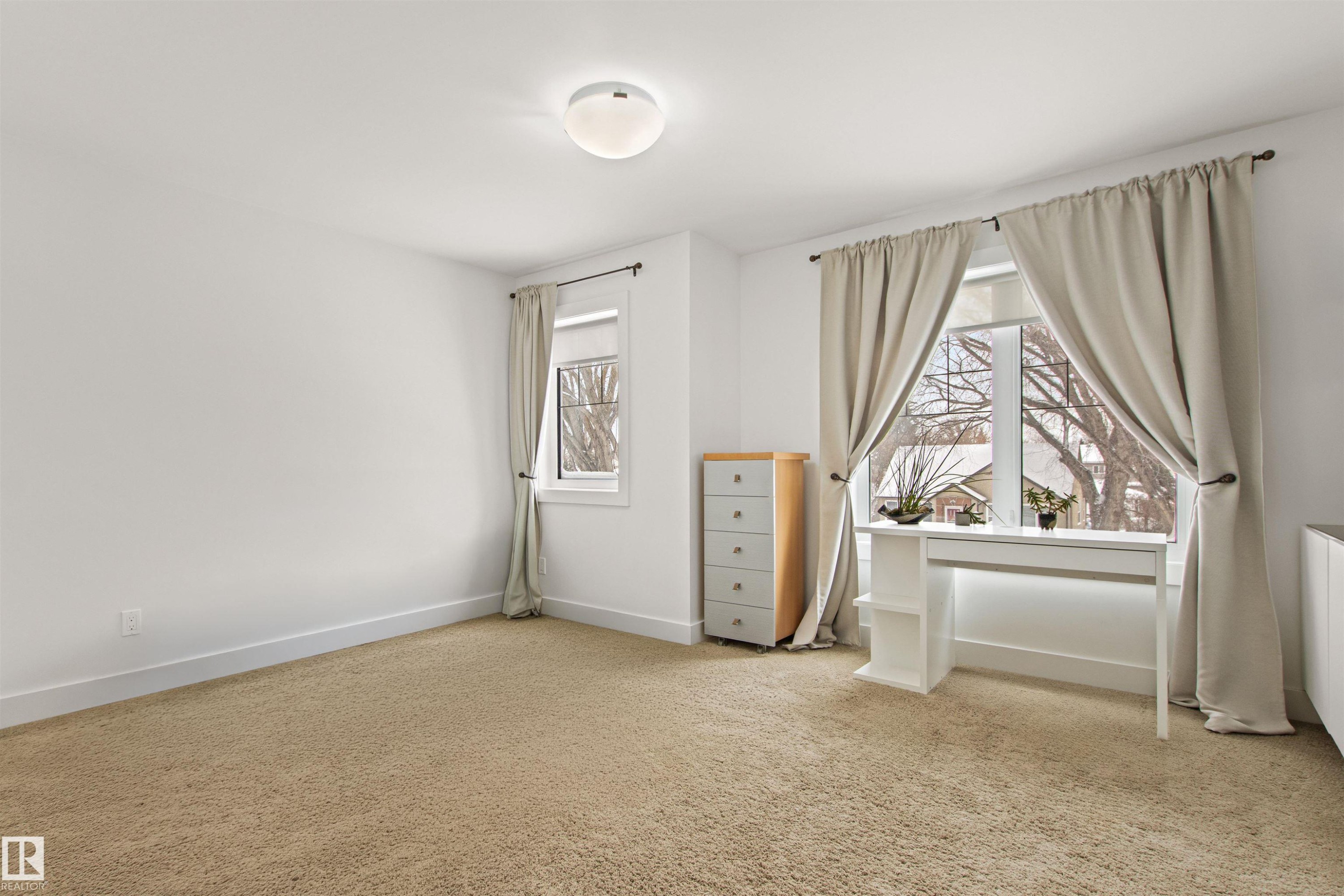 Edmonton, AB - Indoor