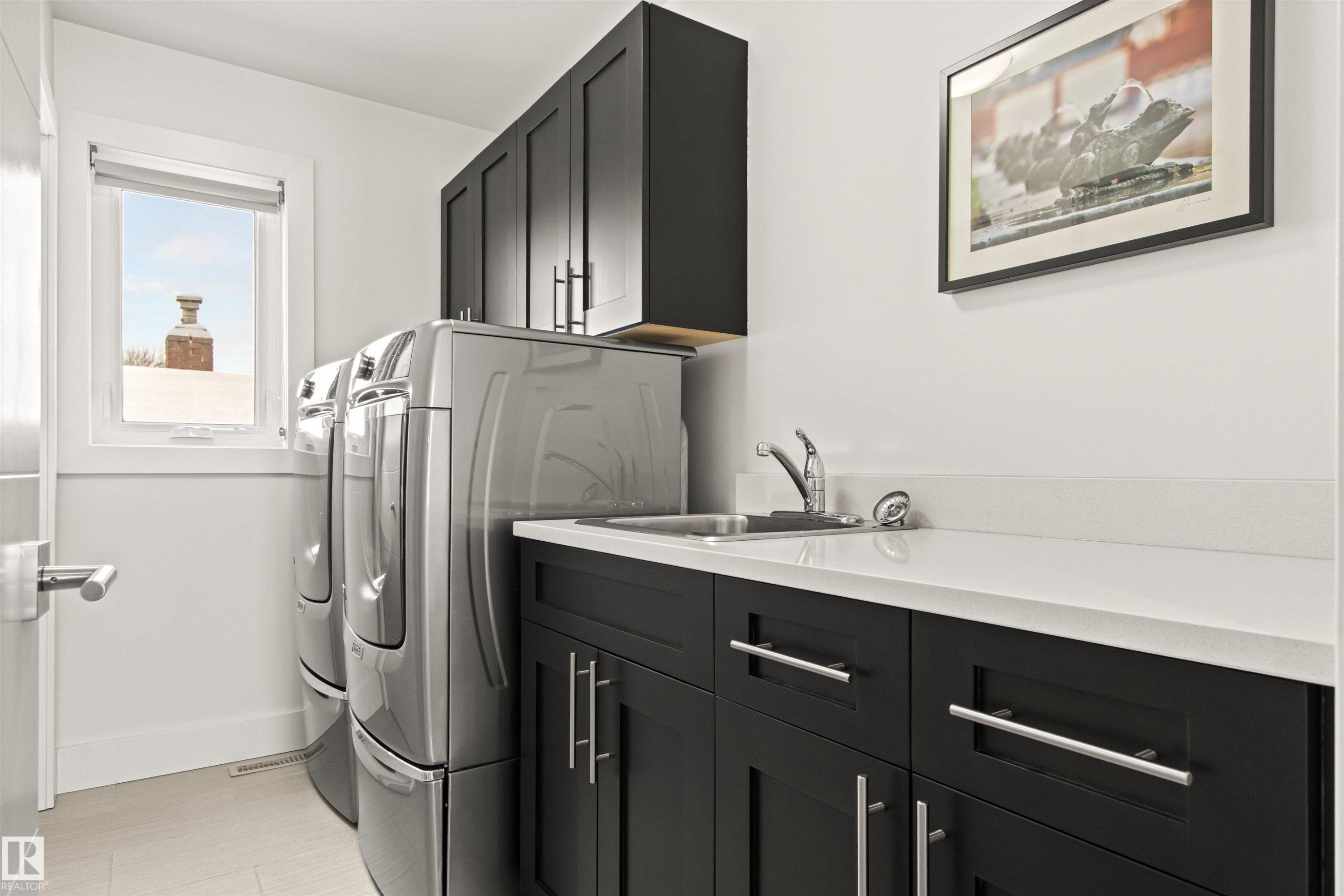 Edmonton, AB - Indoor Photo Showing Laundry Room