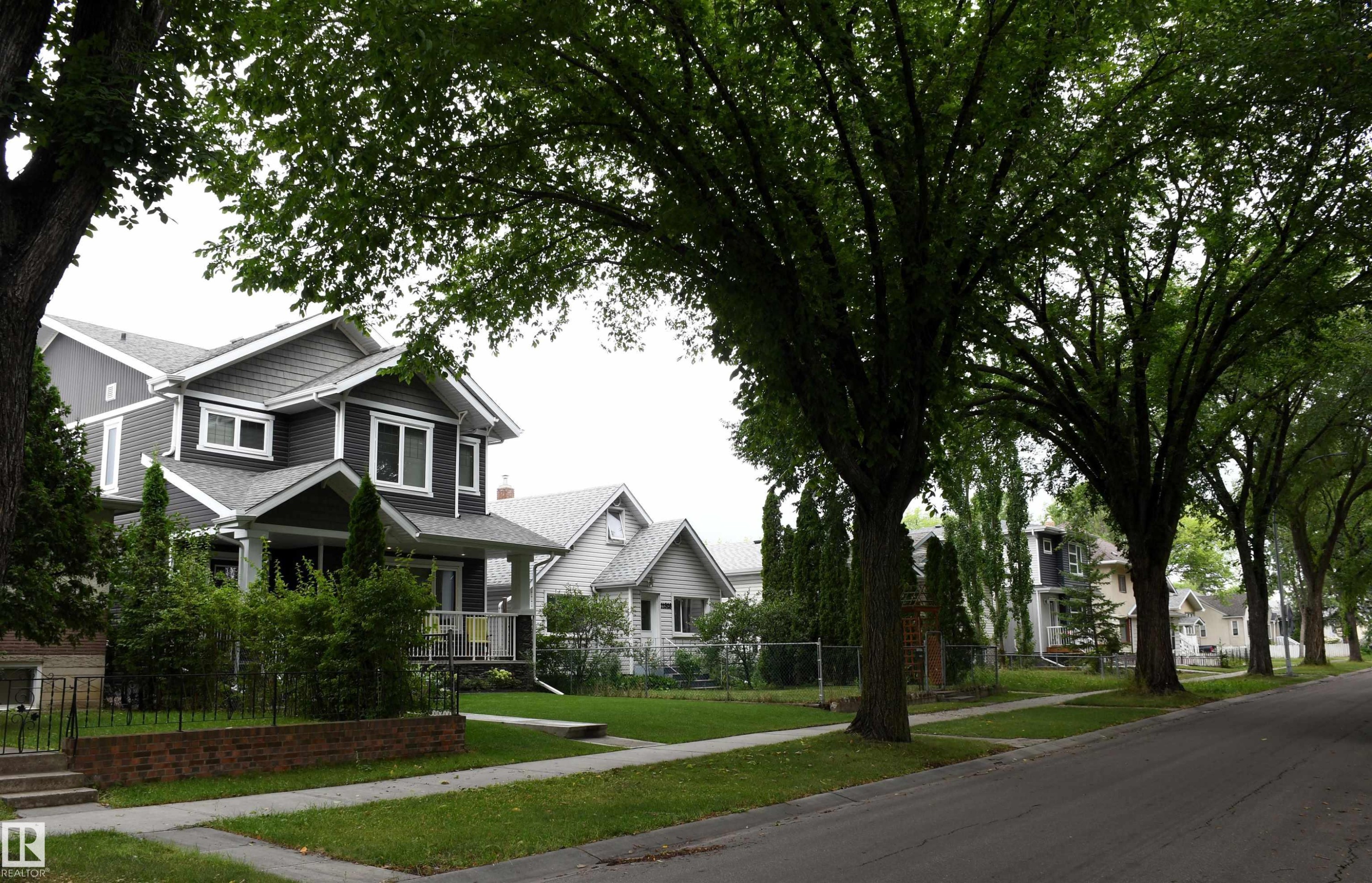 Edmonton, AB - Outdoor With Deck Patio Veranda With Facade