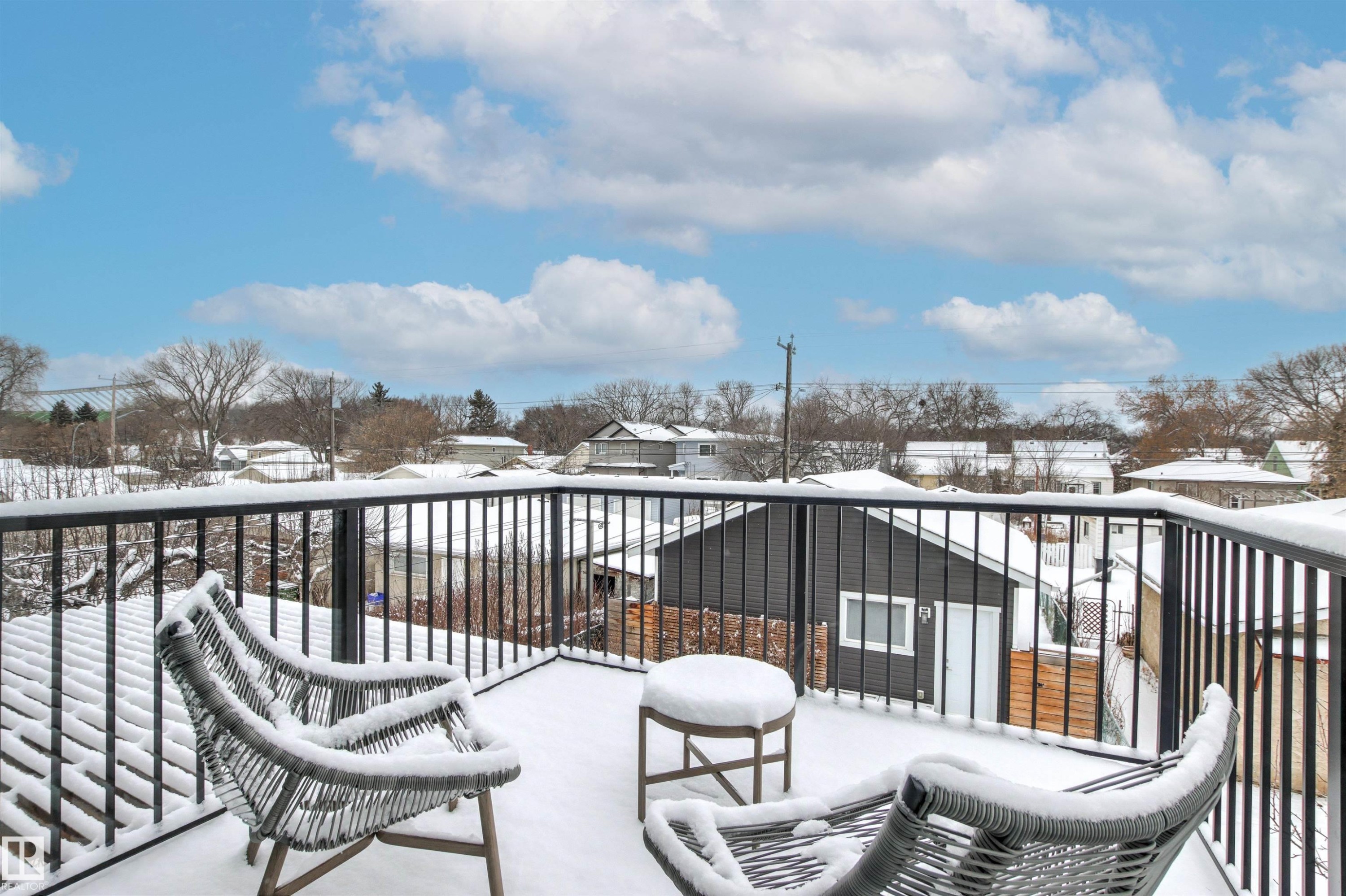 Edmonton, AB - Outdoor