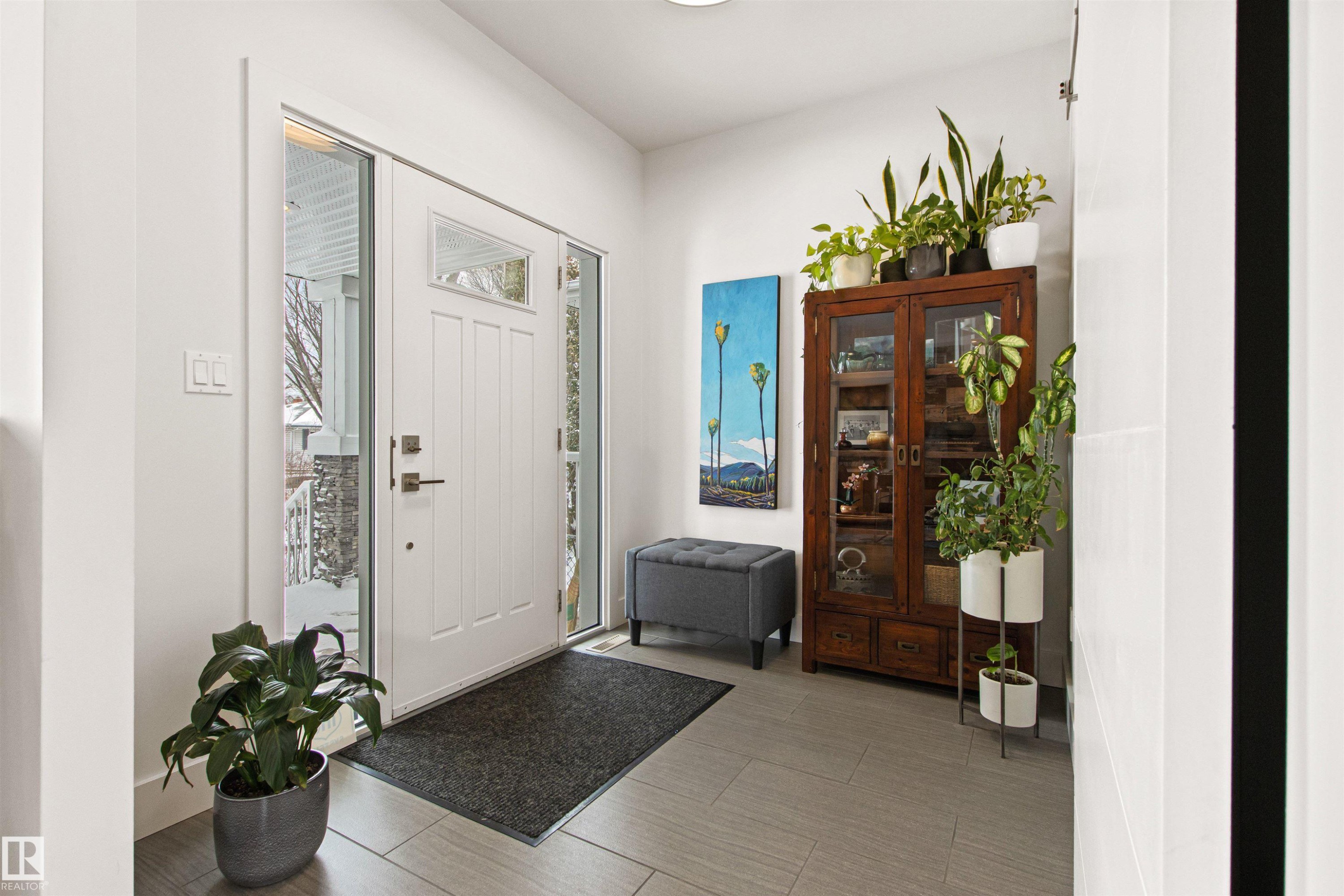 Edmonton, AB - Indoor Photo Showing Other Room