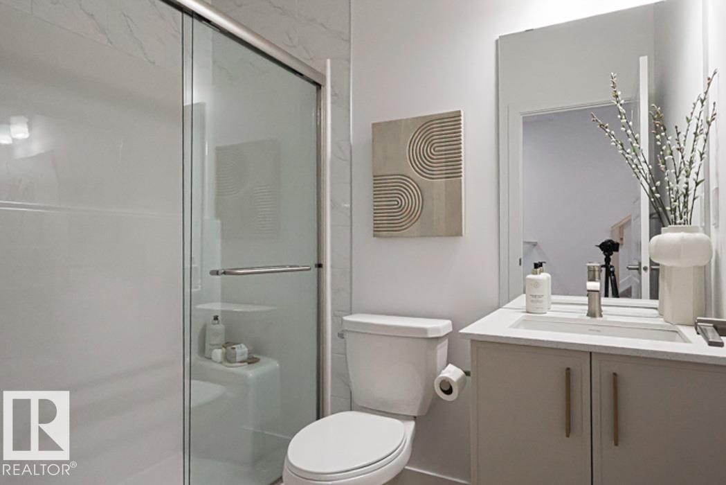 8524 183 Avenue, Edmonton, AB - Indoor Photo Showing Bathroom