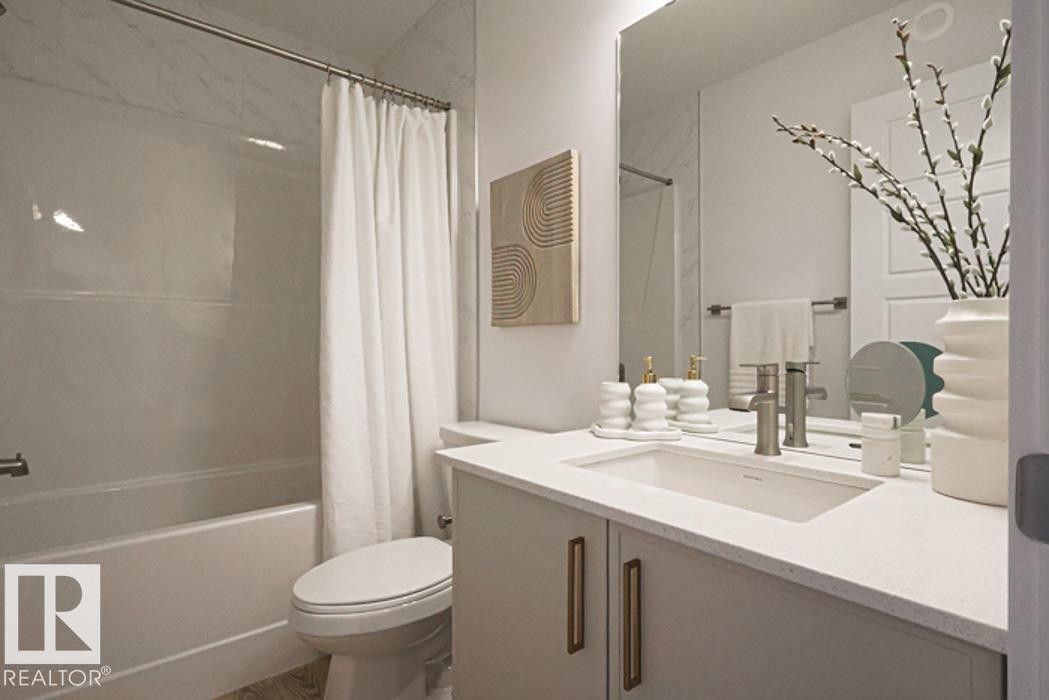 8524 183 Avenue, Edmonton, AB - Indoor Photo Showing Bathroom