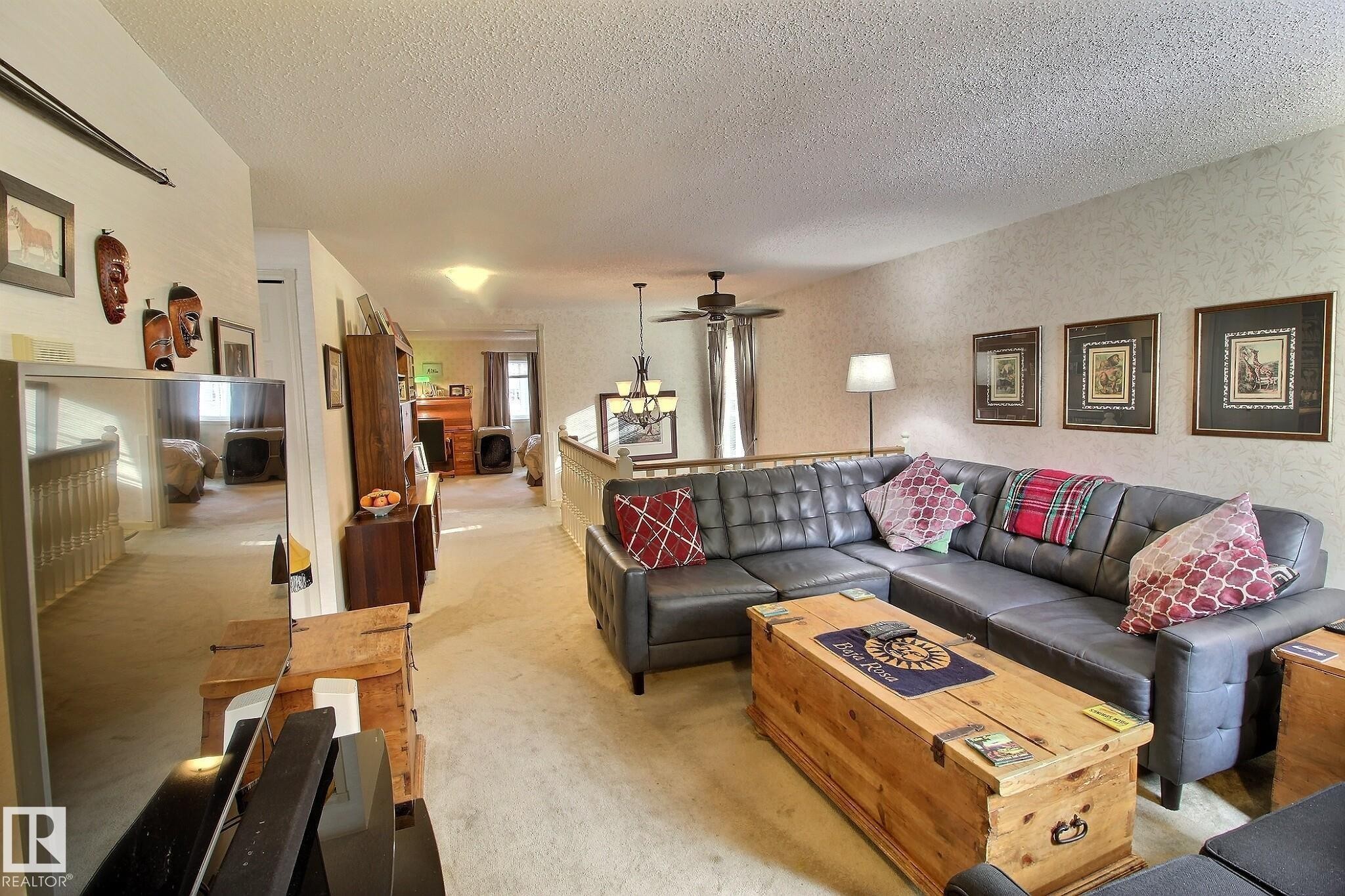 1035 109 Street, Edmonton, AB - Indoor Photo Showing Living Room