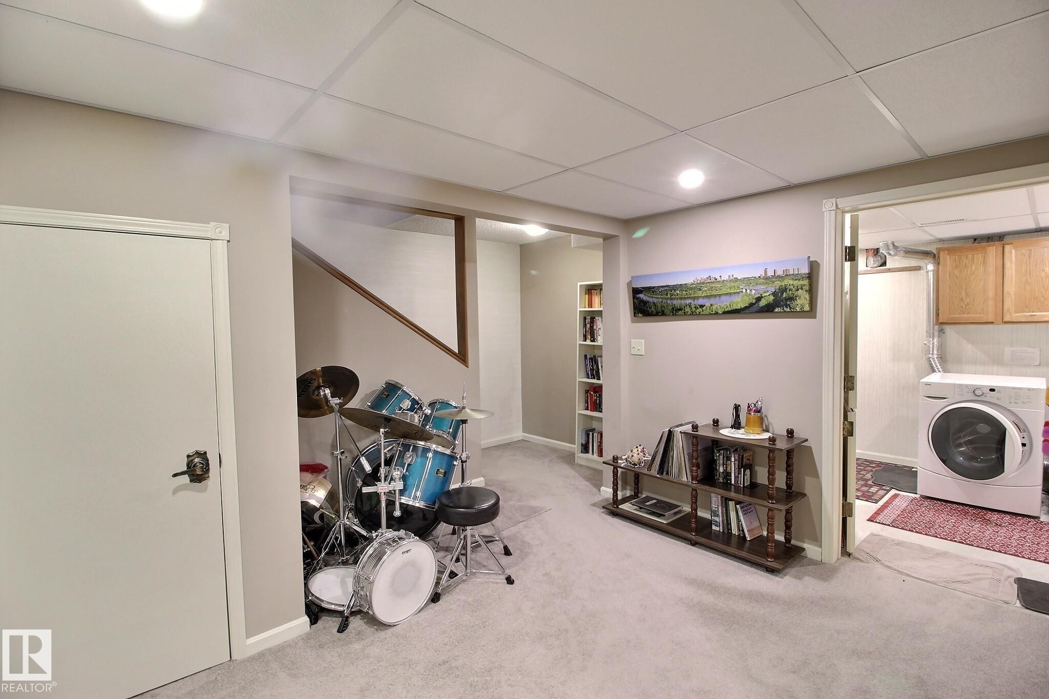1035 109 Street, Edmonton, AB - Indoor Photo Showing Laundry Room