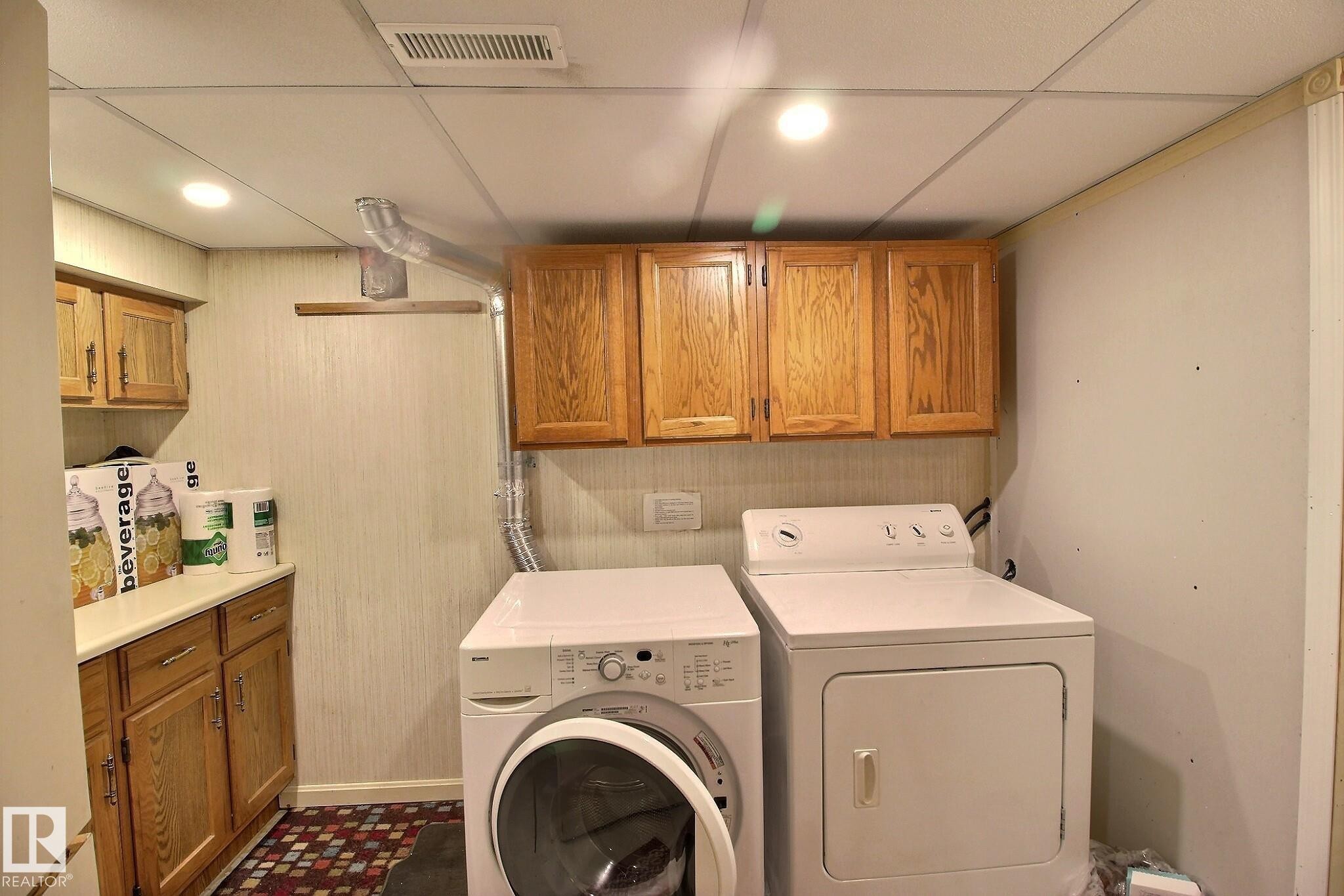 1035 109 Street, Edmonton, AB - Indoor Photo Showing Laundry Room