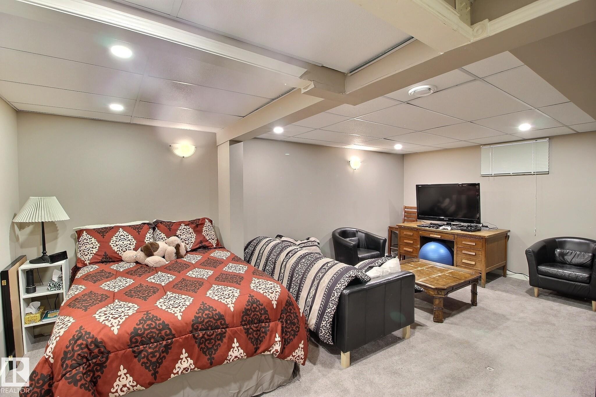 1035 109 Street, Edmonton, AB - Indoor Photo Showing Other Room