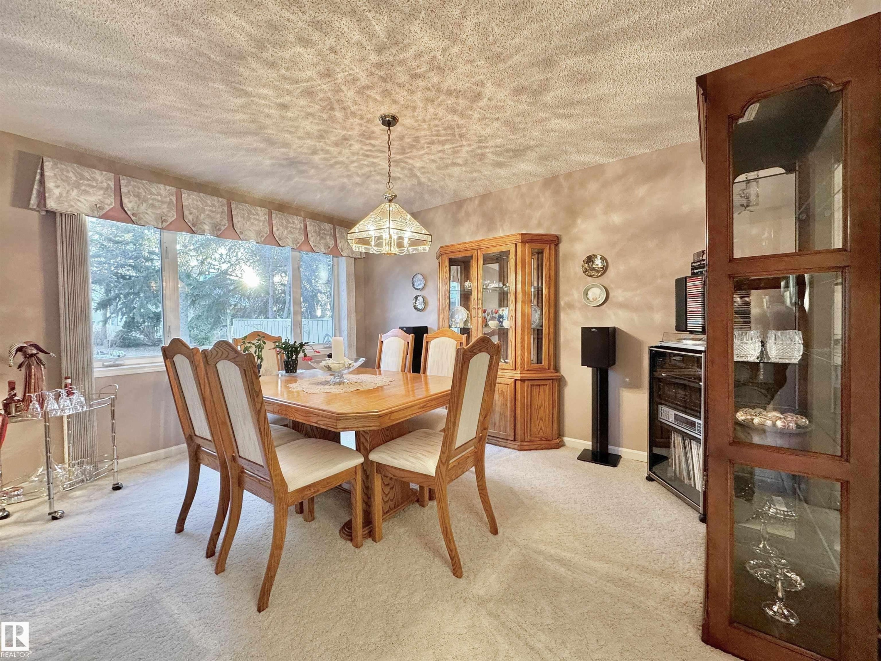 1057 109 Street, Edmonton, AB - Indoor Photo Showing Dining Room