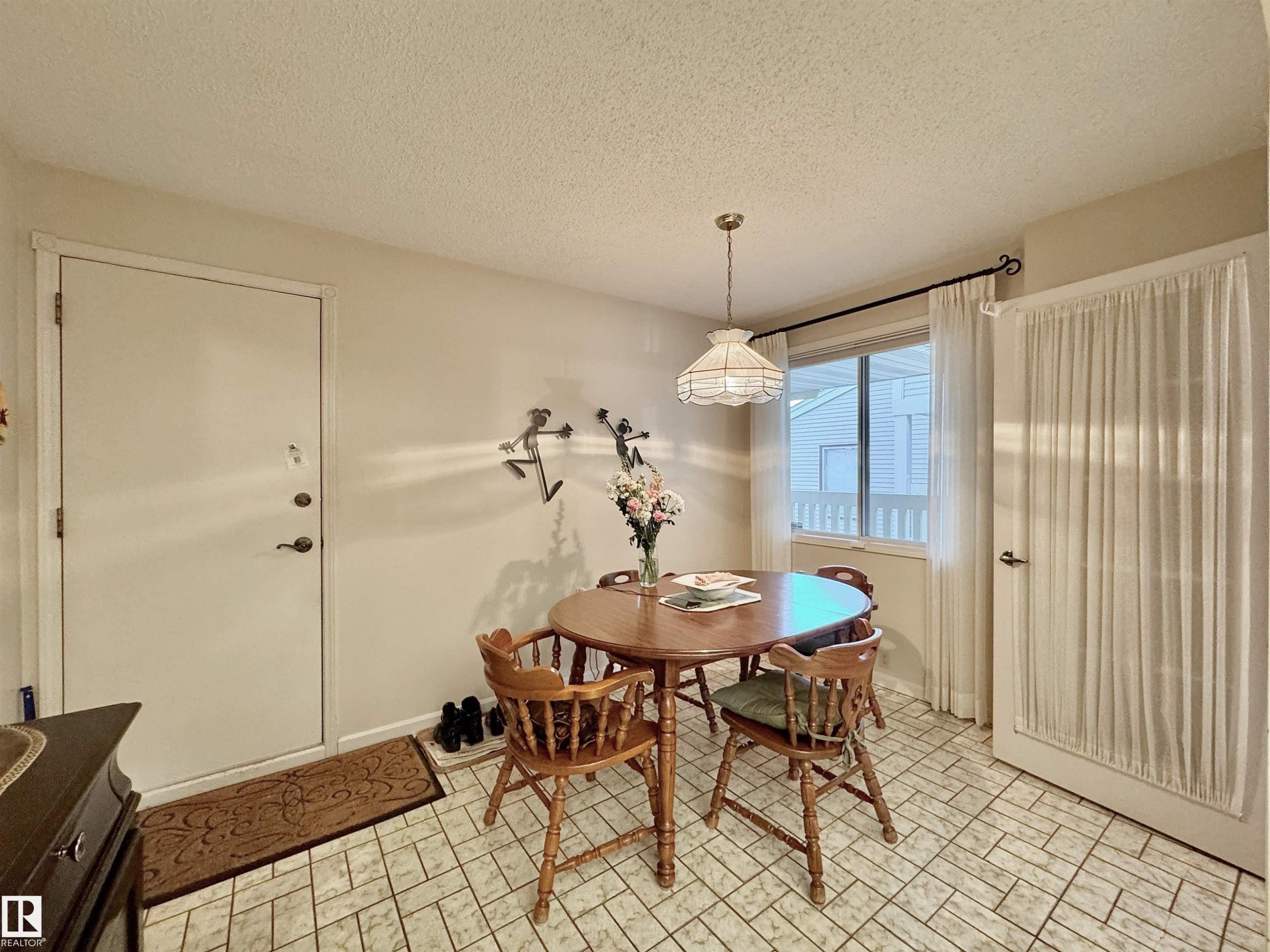 1057 109 Street, Edmonton, AB - Indoor Photo Showing Dining Room