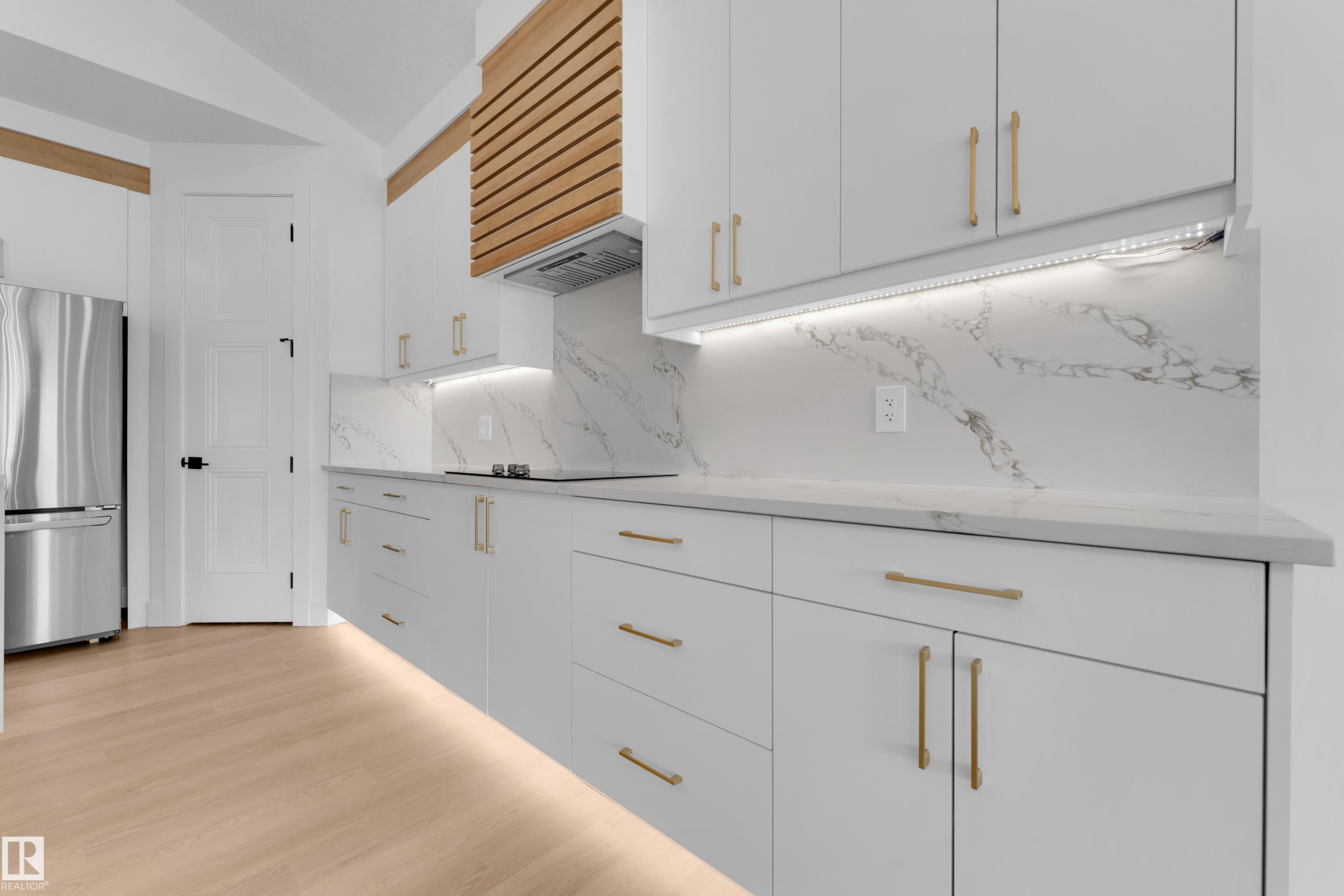 164 Caledon Crescent, Spruce Grove, AB - Indoor Photo Showing Kitchen