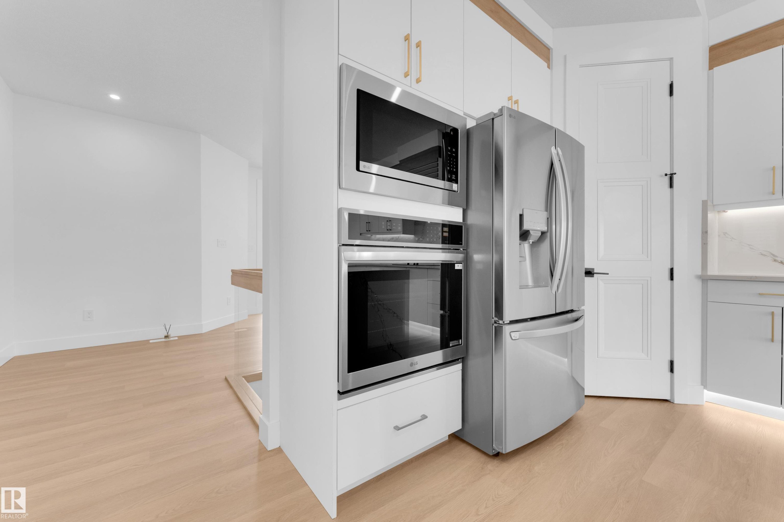 164 Caledon Crescent, Spruce Grove, AB - Indoor Photo Showing Kitchen