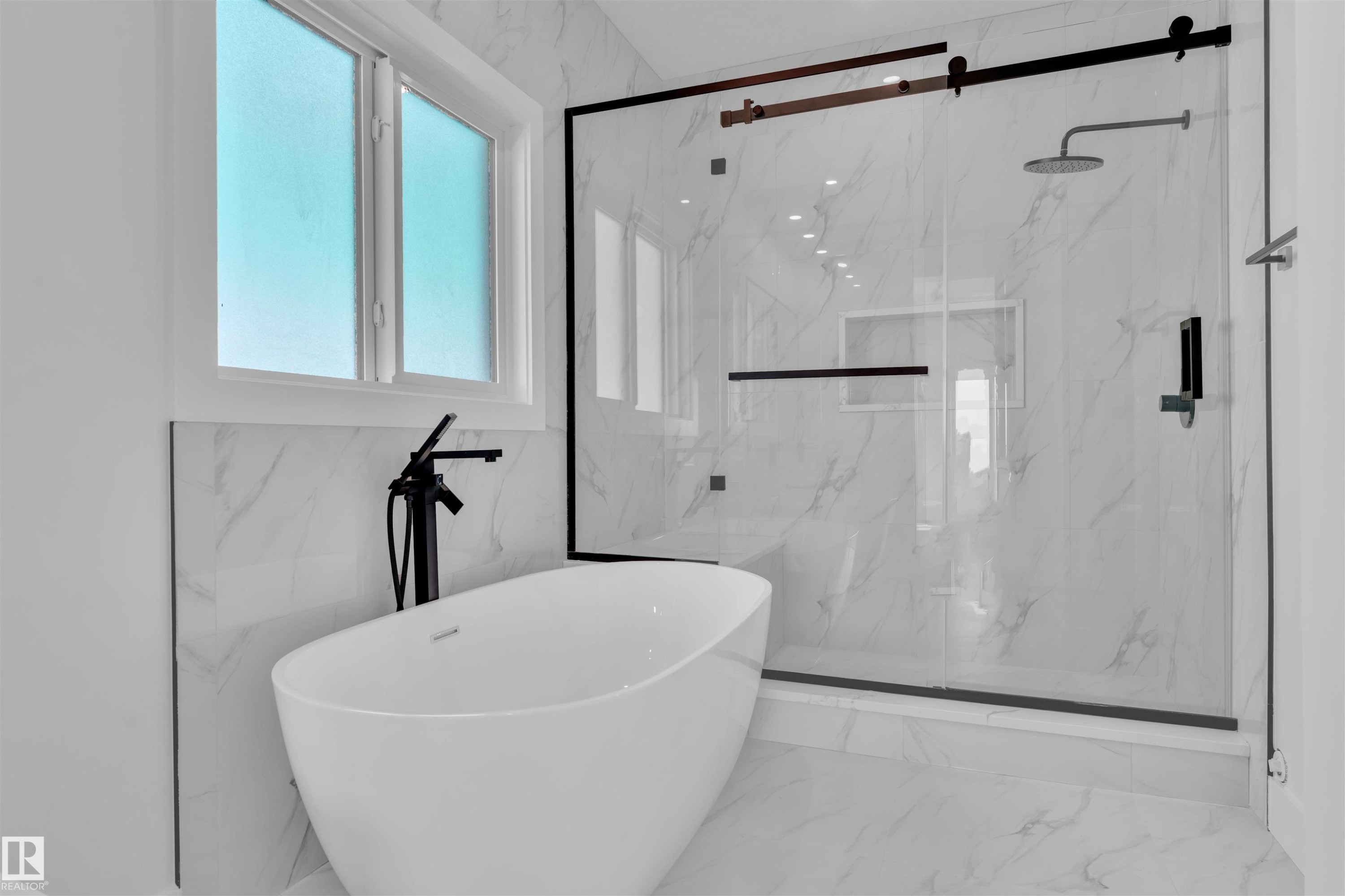 164 Caledon Crescent, Spruce Grove, AB - Indoor Photo Showing Bathroom