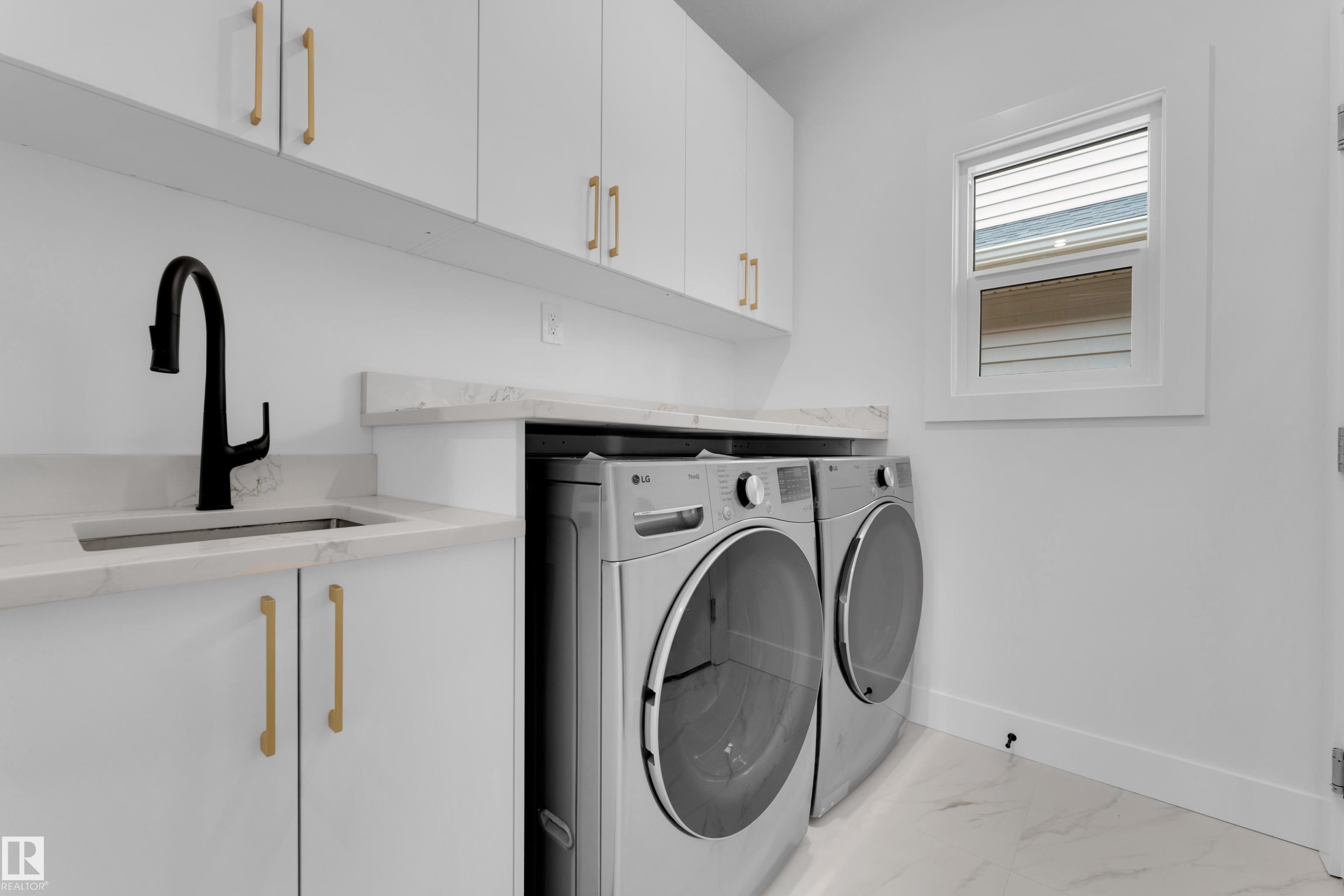 164 Caledon Crescent, Spruce Grove, AB - Indoor Photo Showing Laundry Room