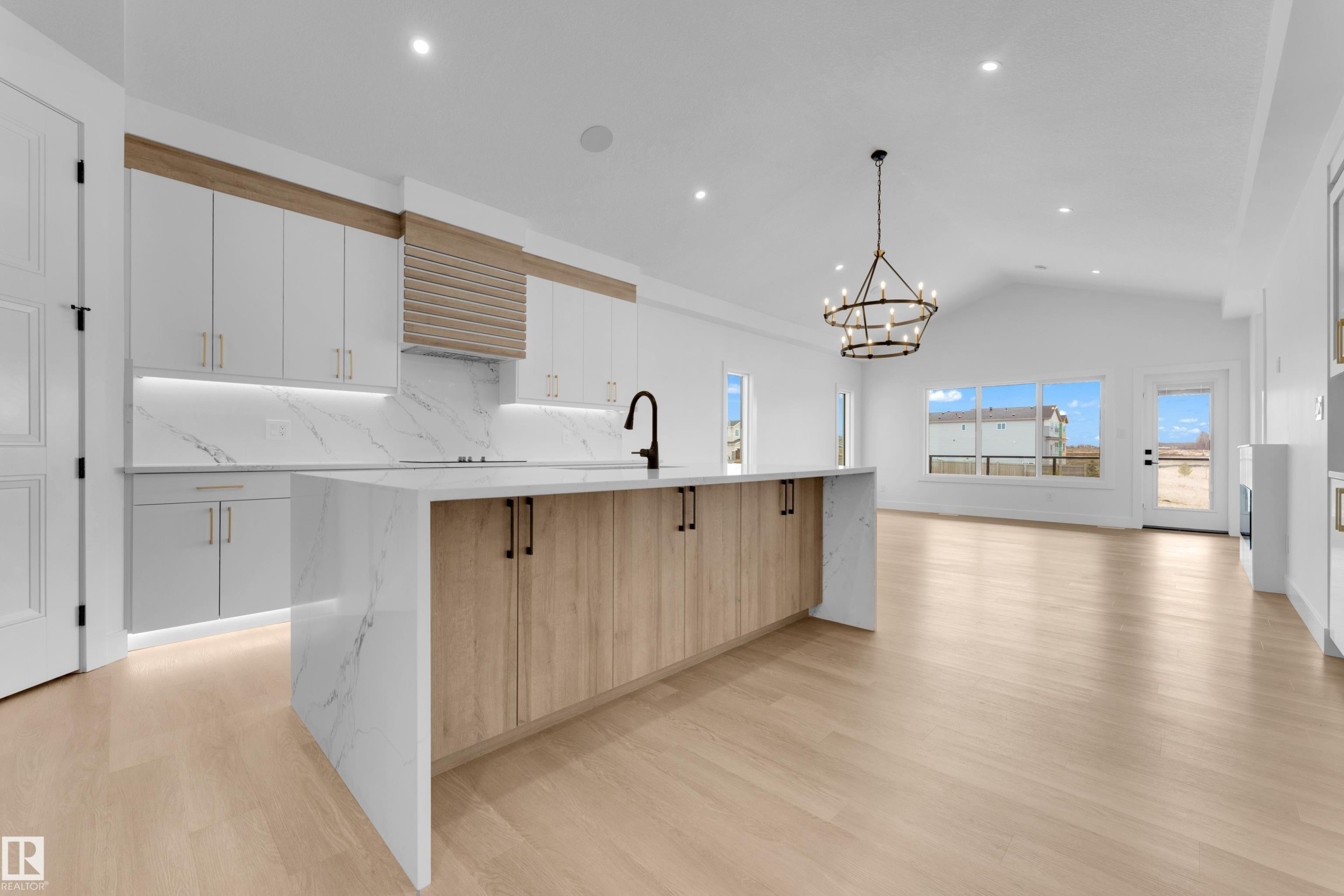 164 Caledon Crescent, Spruce Grove, AB - Indoor Photo Showing Kitchen